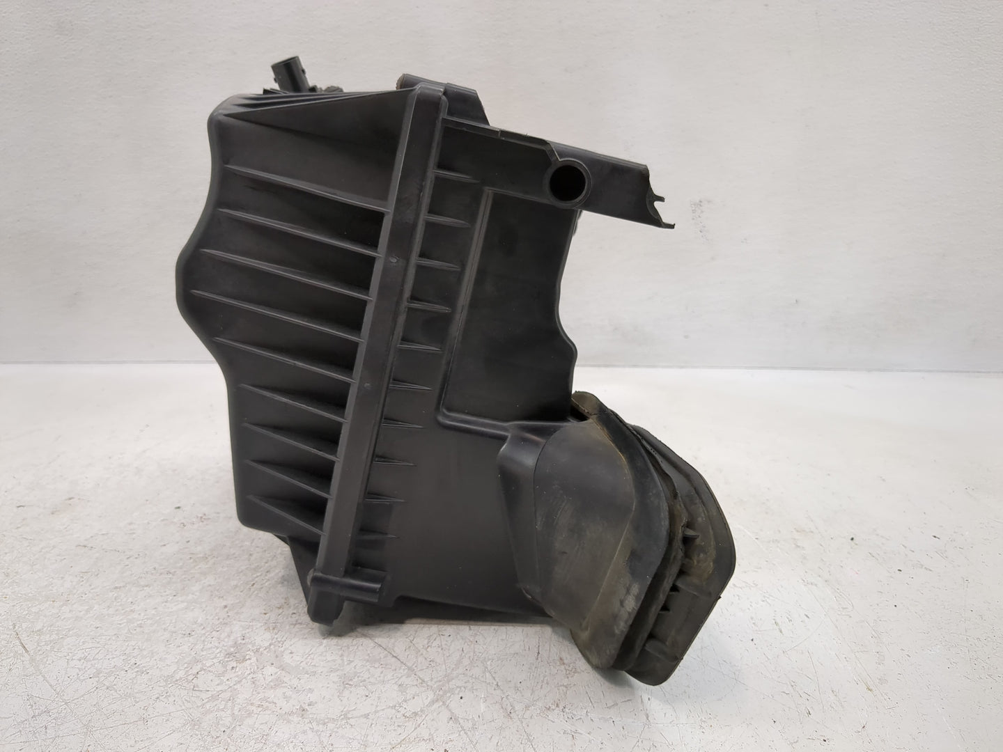 2011-2012 Chevrolet Cruze Air Cleaner Intake-duct Hose Tube - Oemusedautoparts1.com