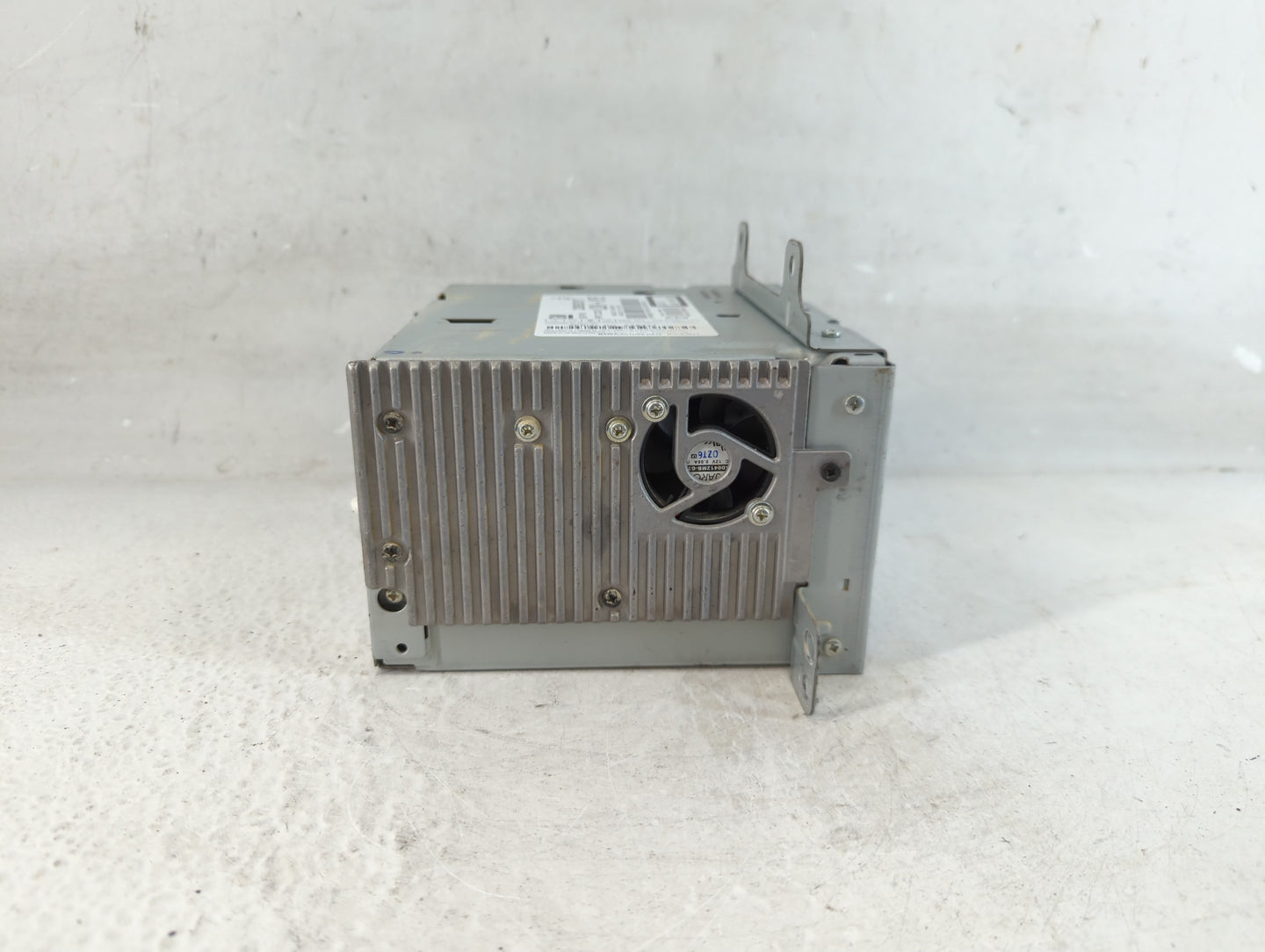 2011-2012 Chevrolet Cruze Radio AM FM Cd Player Receiver Replacement P/N:20983517 Fits Fits 2010 2011 2012 OEM Used Auto Par
