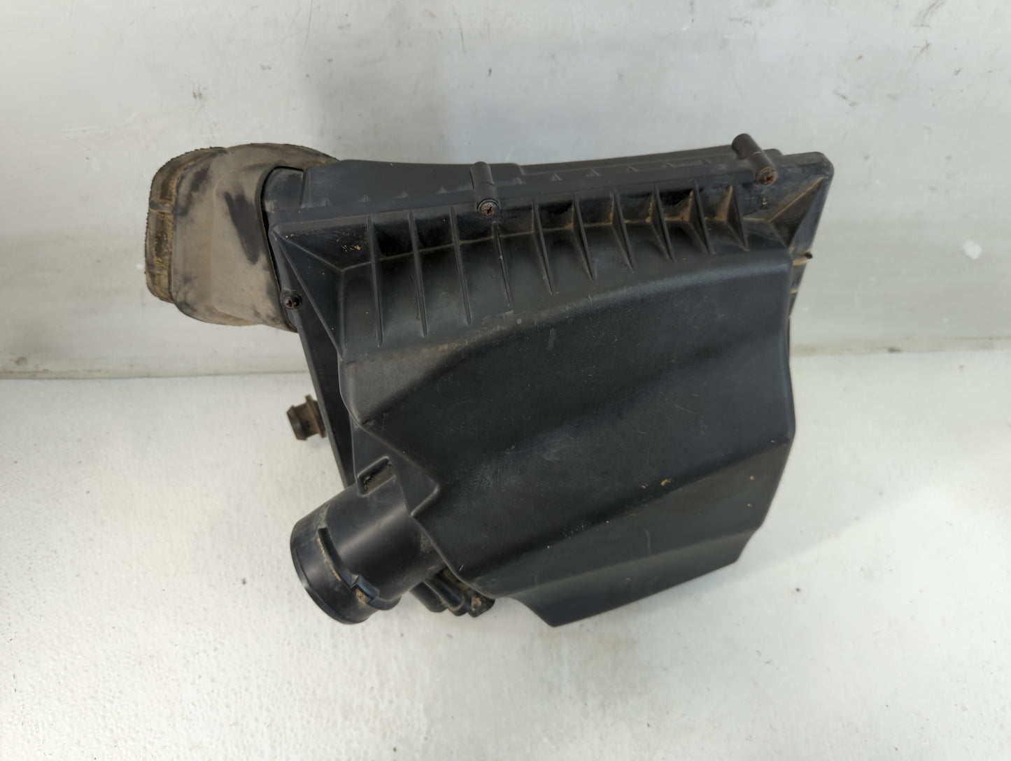 2011-2011 Chevrolet Cruze Air Cleaner Intake-duct Hose Tube - Oemusedautoparts1.com