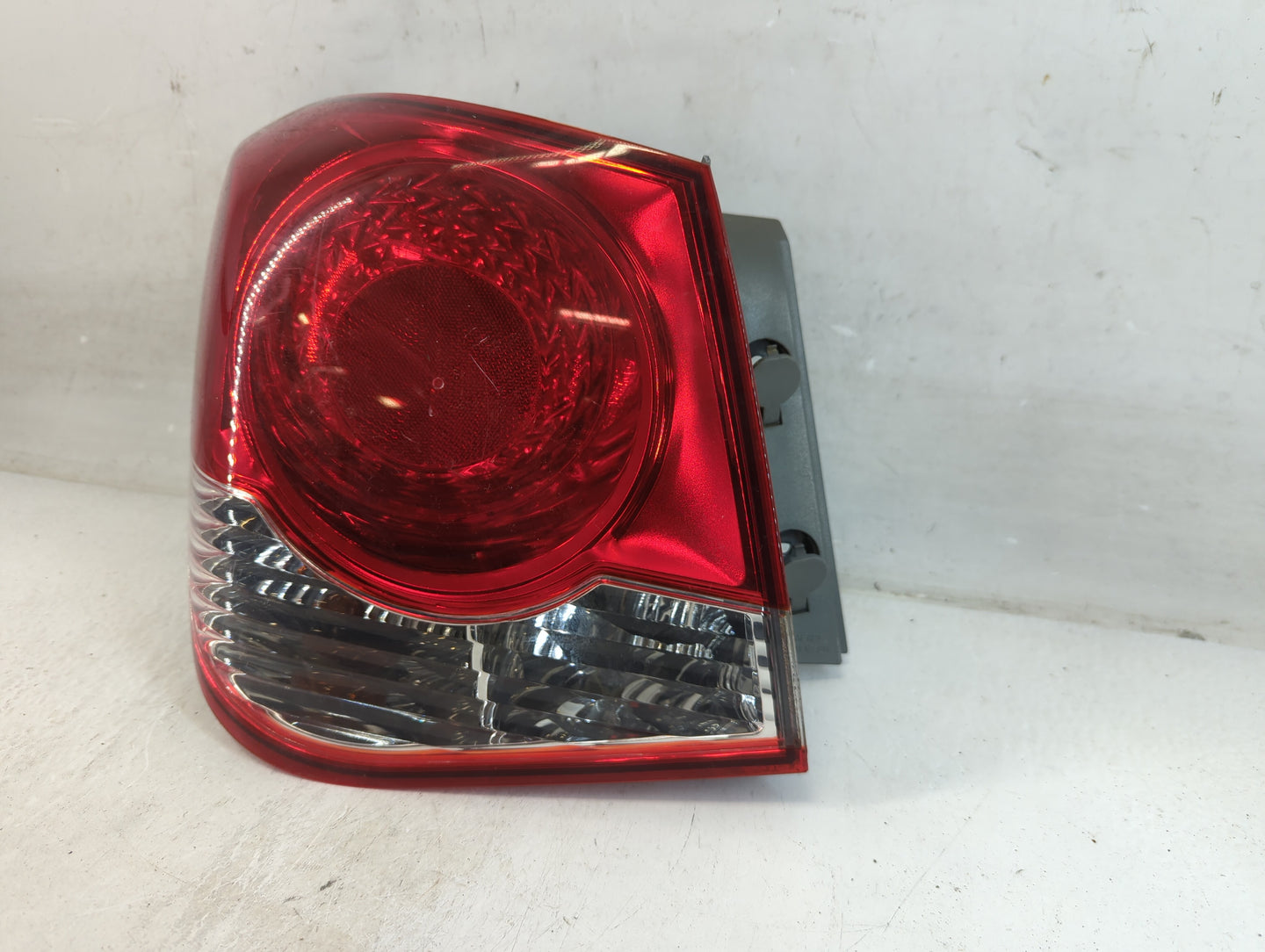 2011-2016 Chevrolet Cruze Tail Light Assembly Driver Left OEM Fits Fits 2011 2012 2013 2014 2015 2016 OEM Used Auto Parts - 