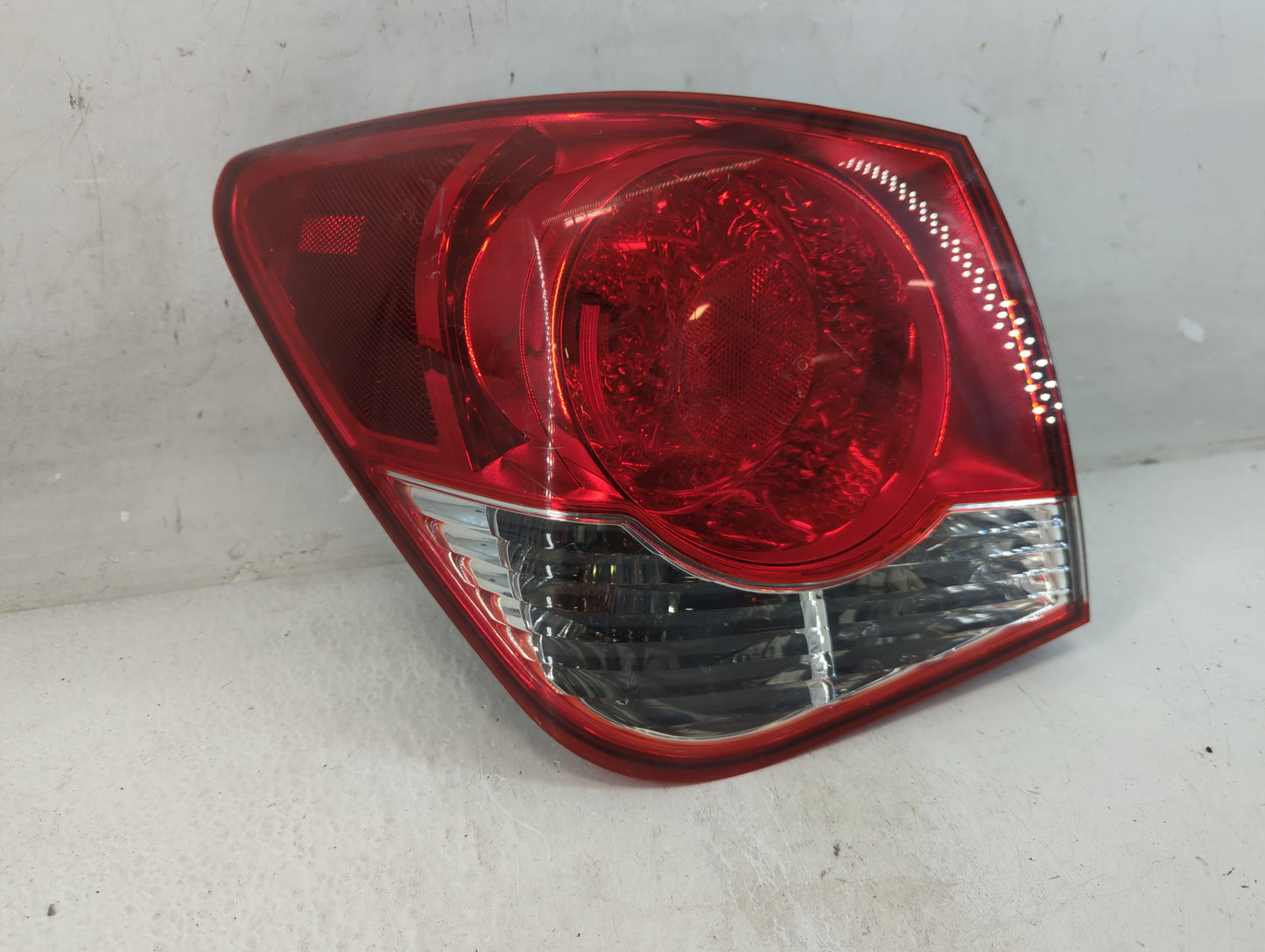 2011-2016 Chevrolet Cruze Tail Light Assembly Driver Left OEM Fits Fits 2011 2012 2013 2014 2015 2016 OEM Used Auto Parts - 