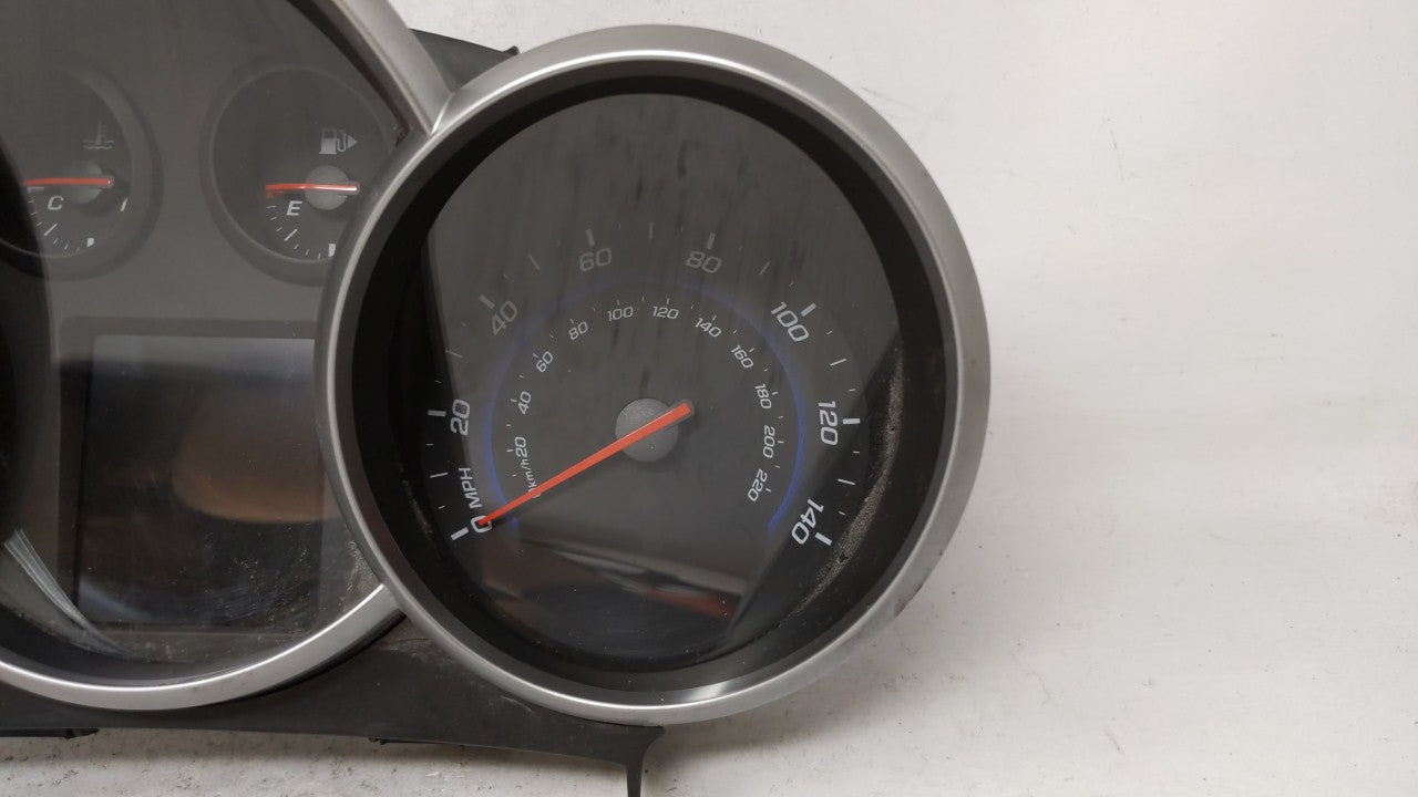 2011 Chevrolet Cruze Instrument Cluster Speedometer Gauges P/N:811511914 769212-670A, 95018203, 95018205 Fits OEM Used Auto 