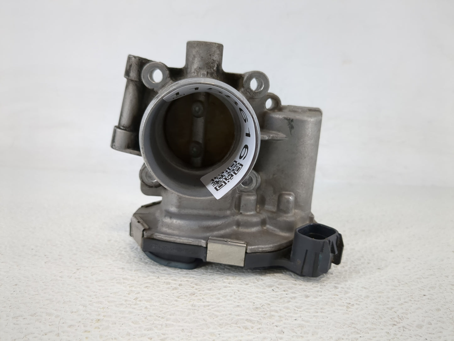 2011 Chevrolet Cruze Limited Throttle Body P/N:55565489 Fits Fits 2012 2013 2014 2015 2016 2017 2018 2019 2020 2021 OEM Used