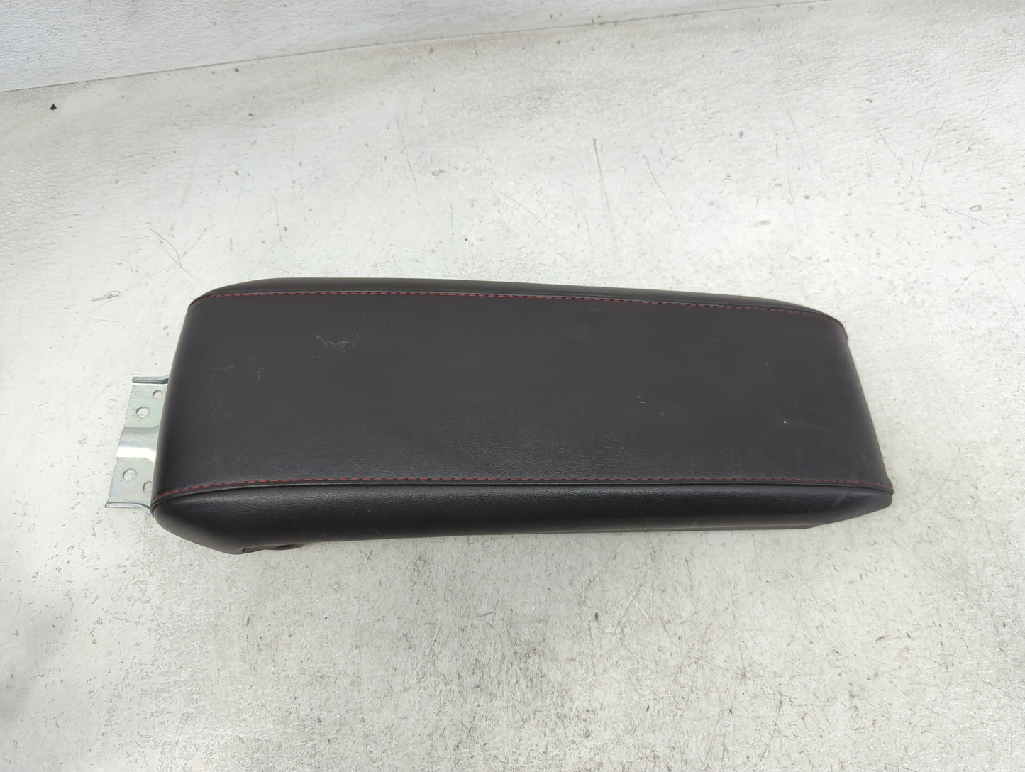 2010-2011 Chevrolet Equinox Center Console Armrest Cover Lid Fits Fits 2010 2011 OEM Used Auto Parts - Oemusedautoparts1.com