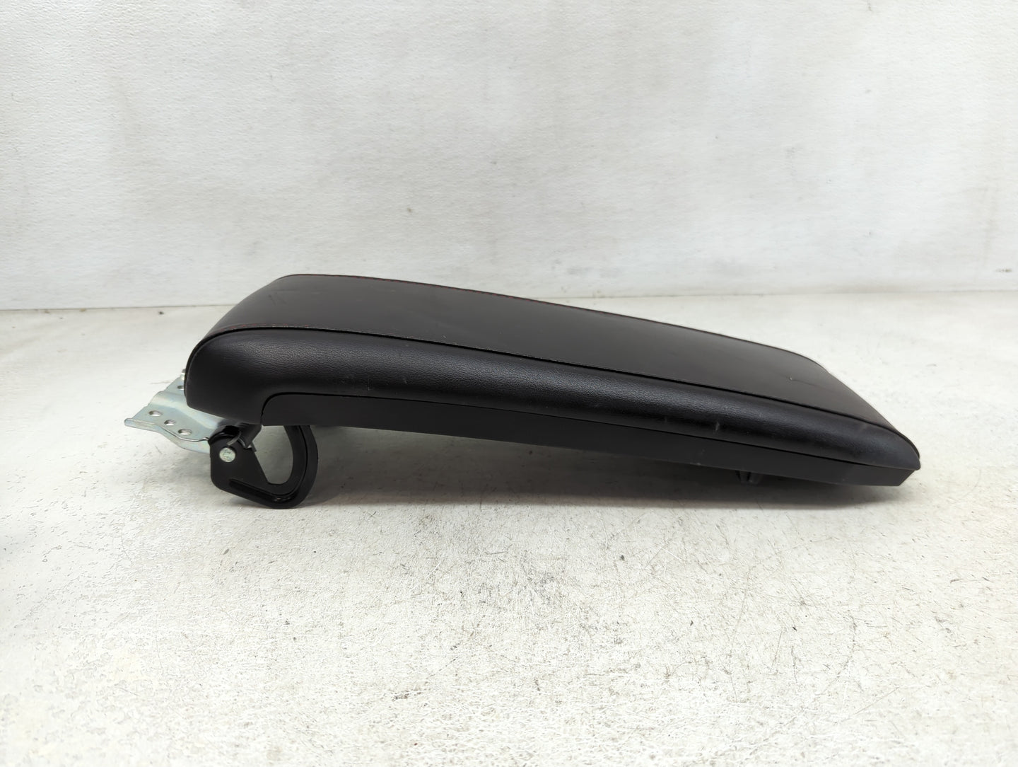 2010-2011 Chevrolet Equinox Center Console Armrest Cover Lid Fits Fits 2010 2011 OEM Used Auto Parts - Oemusedautoparts1.com