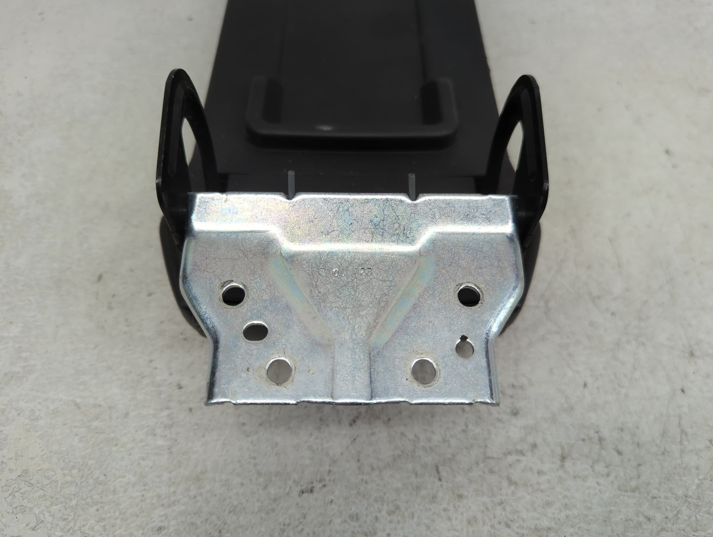 2010-2011 Chevrolet Equinox Center Console Armrest Cover Lid Fits Fits 2010 2011 OEM Used Auto Parts - Oemusedautoparts1.com