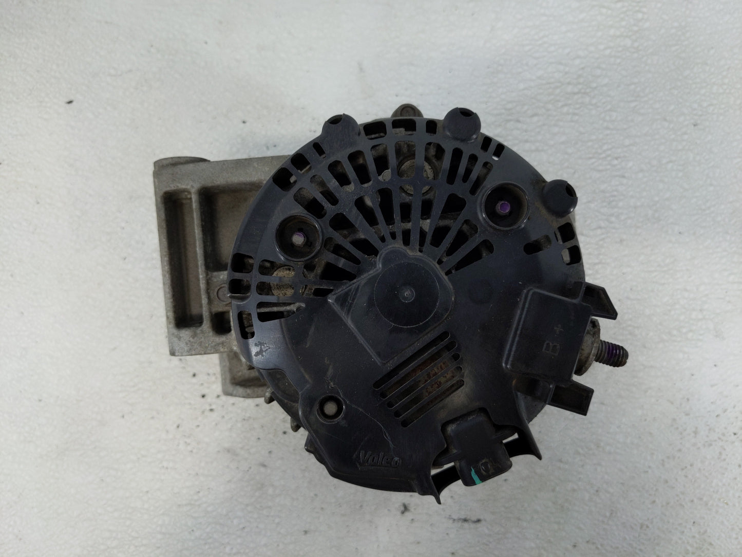 2010-2017 Chevrolet Equinox Alternator Replacement Generator Charging Assembly Engine OEM Fits OEM Used Auto Parts - Oemused