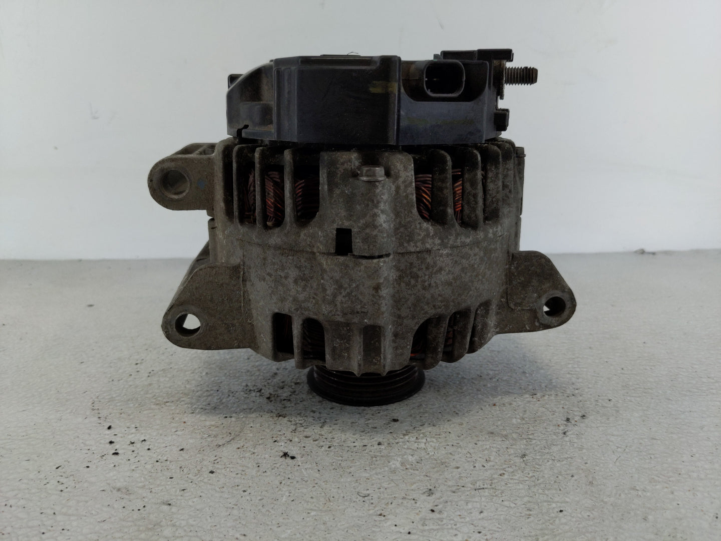 2010-2017 Chevrolet Equinox Alternator Replacement Generator Charging Assembly Engine OEM Fits OEM Used Auto Parts - Oemused
