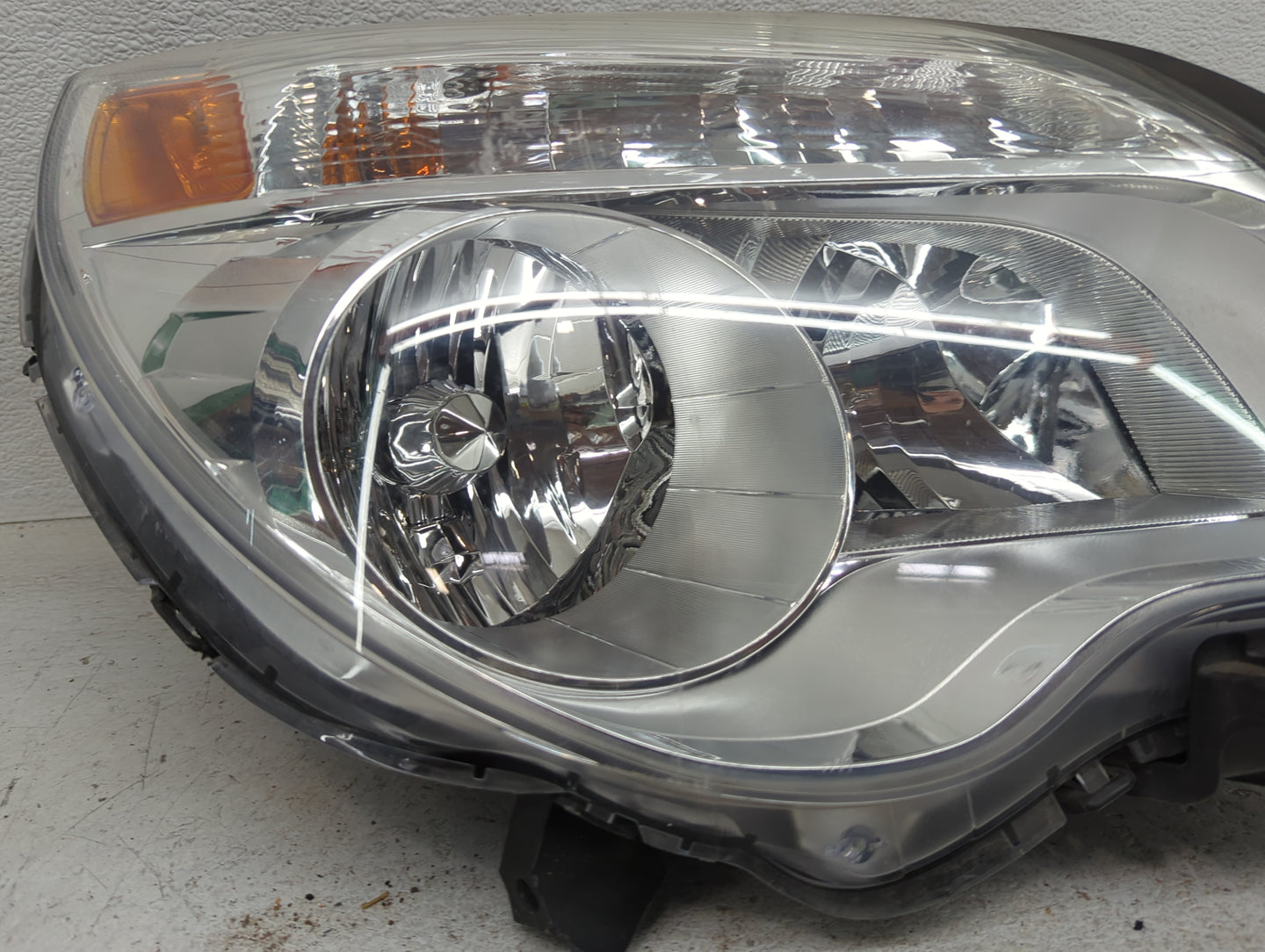 2010 Chevrolet Equinox Passenger Right Oem Head Light Headlight Lamp - Oemusedautoparts1.com