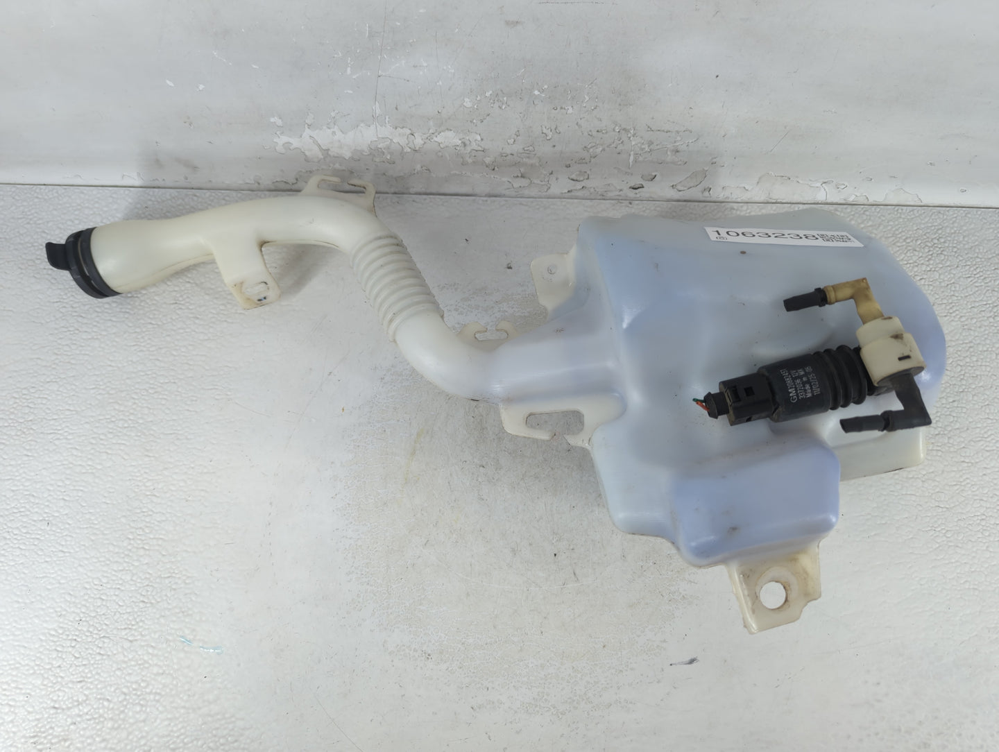 2010-2017 Chevrolet Equinox Windshield Washer Fluid Reservoir Bottle Oem - Oemusedautoparts1.com
