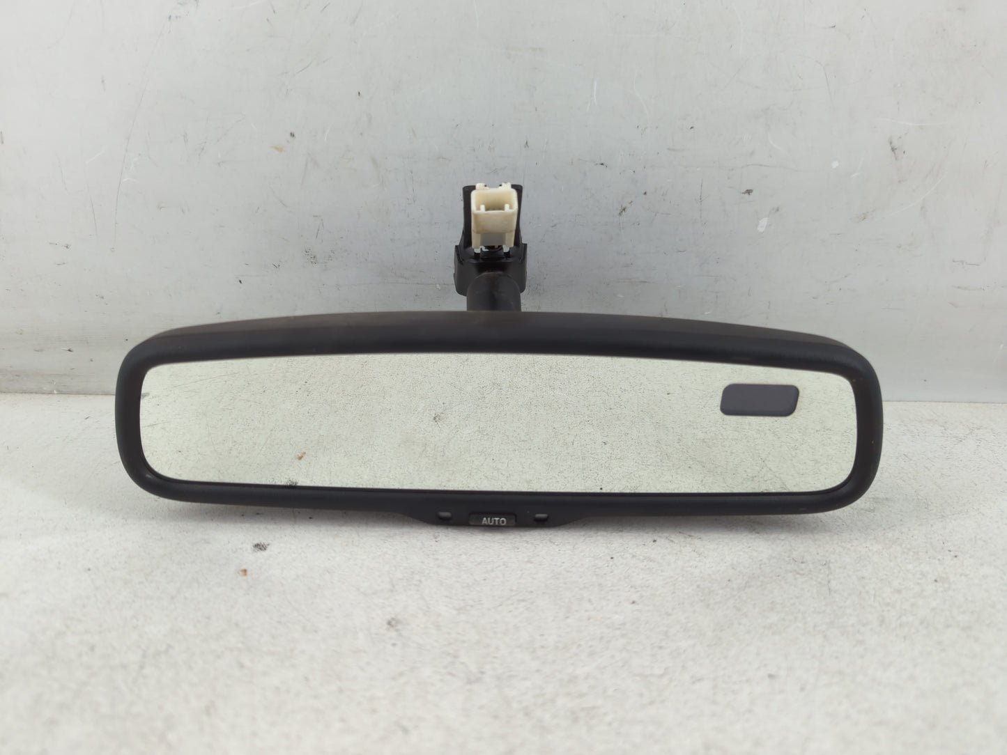 2010-2017 Chevrolet Equinox Interior Rear View Mirror Replacement OEM P/N:E11015899 Fits OEM Used Auto Parts - Oemusedautopa