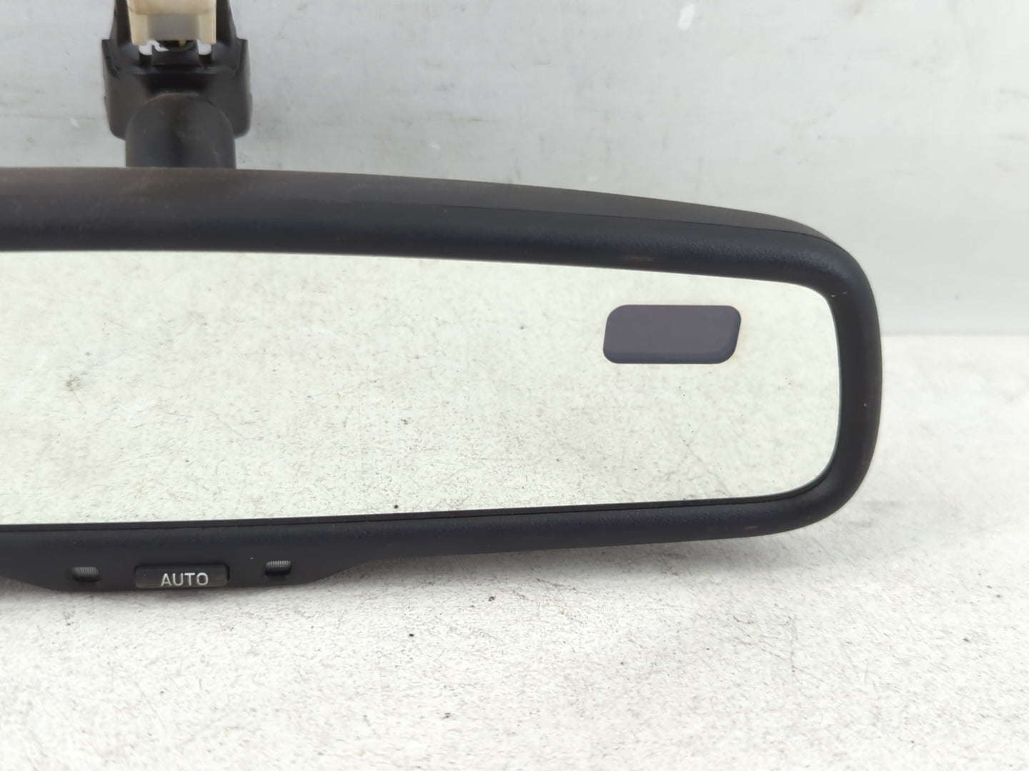 2010-2017 Chevrolet Equinox Interior Rear View Mirror Replacement OEM P/N:E11015899 Fits OEM Used Auto Parts - Oemusedautopa