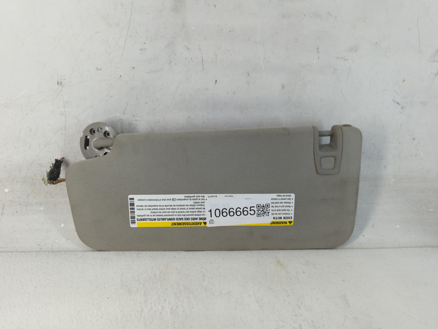 2010-2017 Chevrolet Equinox Sun Visor Shade Replacement Passenger Right Mirror Fits Fits 2010 2011 2012 2013 2014 2015 2016 