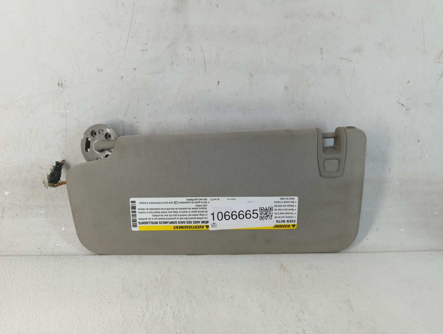 2010-2017 Chevrolet Equinox Sun Visor Shade Replacement Passenger Right Mirror Fits Fits 2010 2011 2012 2013 2014 2015 2016 