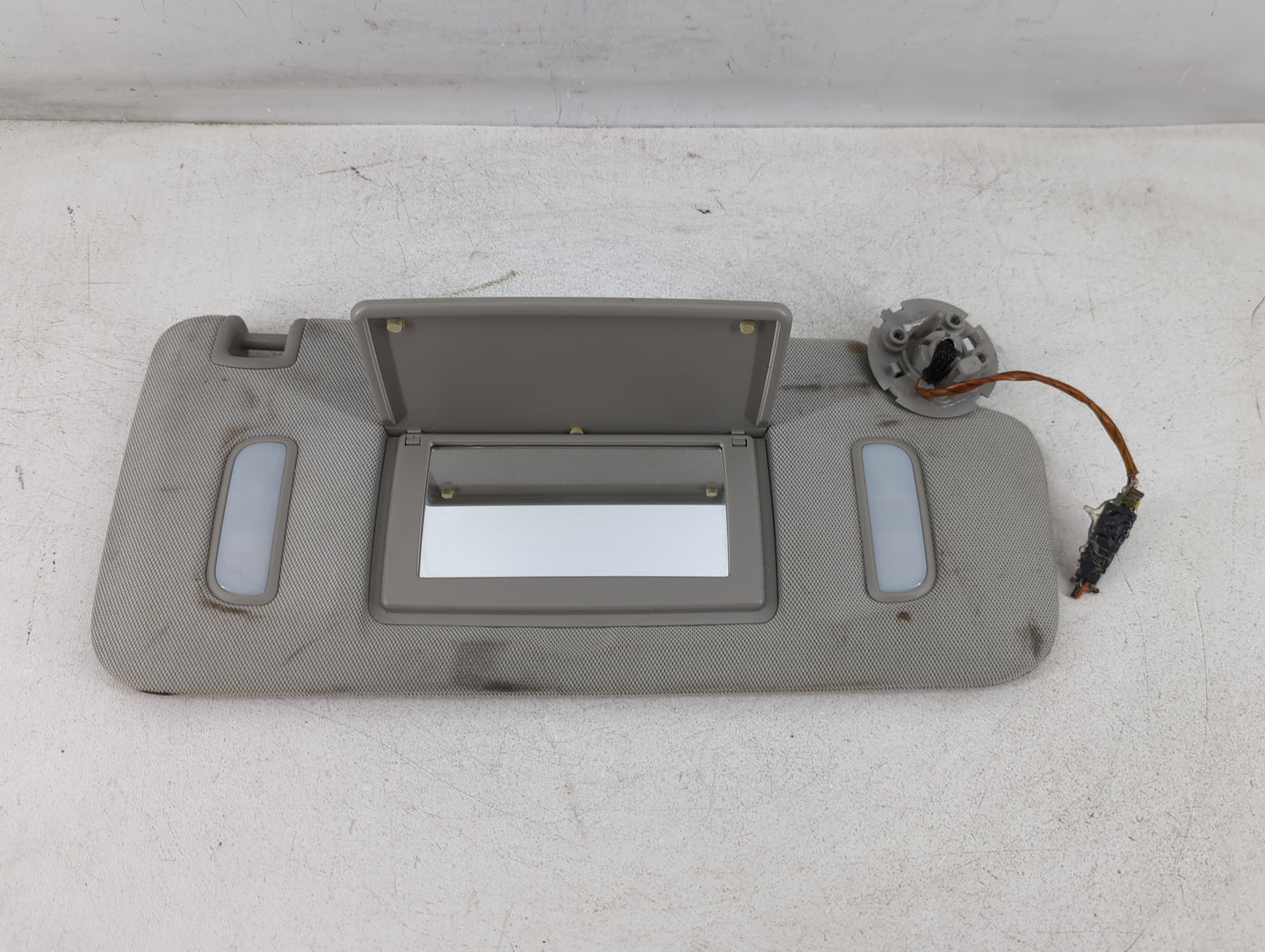 2010-2017 Chevrolet Equinox Sun Visor Shade Replacement Passenger Right Mirror Fits Fits 2010 2011 2012 2013 2014 2015 2016 