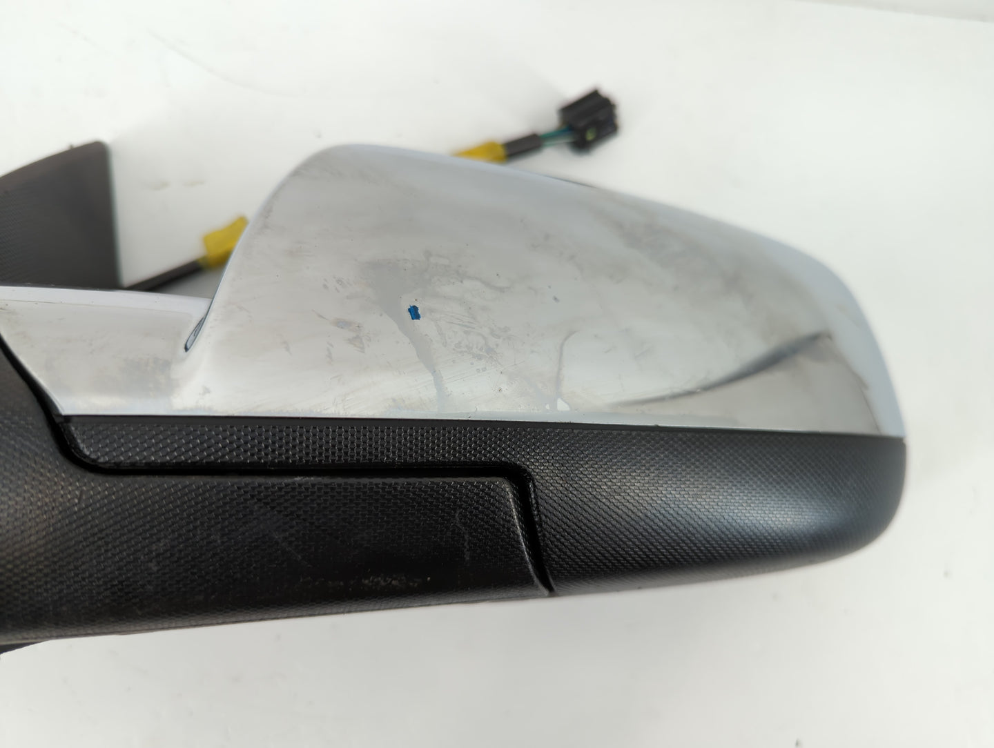 2010-2011 Chevrolet Equinox Driver Side View Mirror - Left Door Mirror OEM Used - Oemusedautoparts1.com