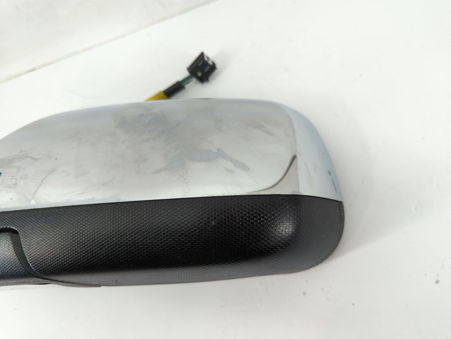 2010-2011 Chevrolet Equinox Driver Side View Mirror - Left Door Mirror OEM Used - Oemusedautoparts1.com
