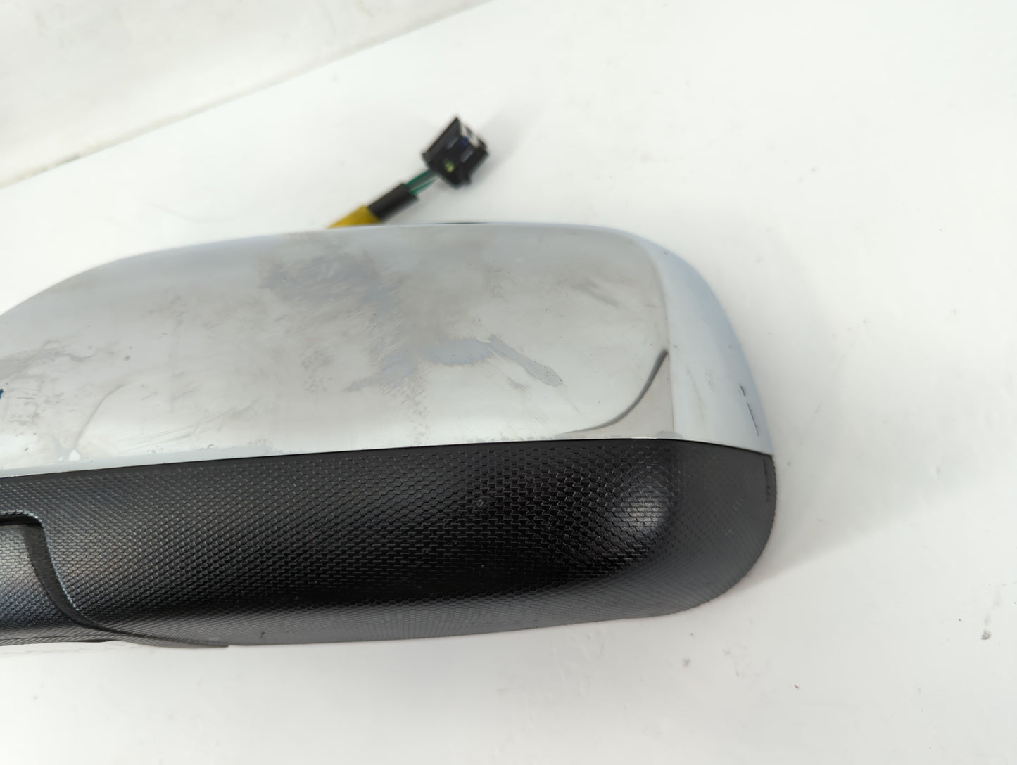 2010-2011 Chevrolet Equinox Driver Side View Mirror - Left Door Mirror OEM Used - Oemusedautoparts1.com