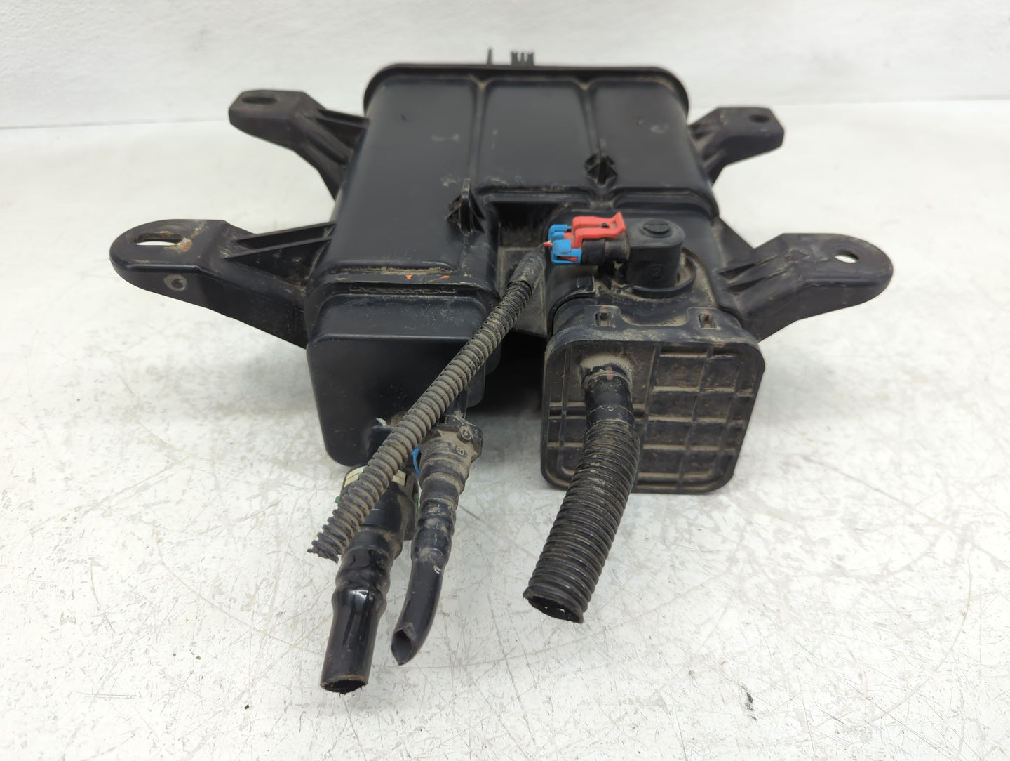 2011 Chevrolet Equinox Fuel Vapor Charcoal Canister - Oemusedautoparts1.com