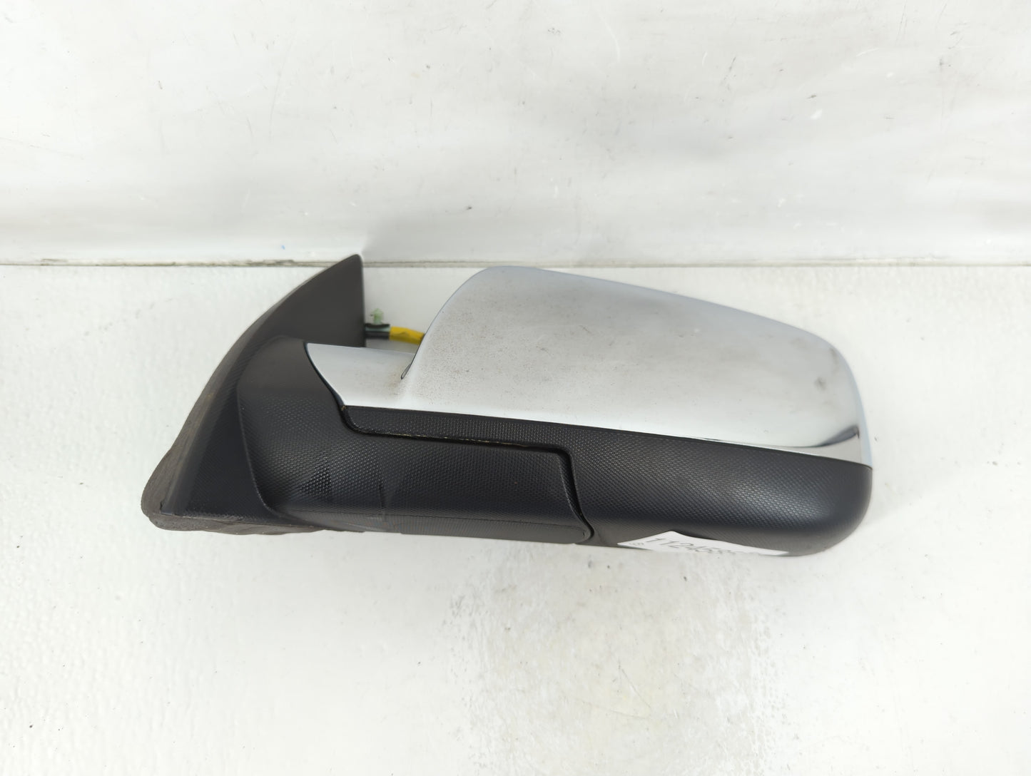 2010-2011 Chevrolet Equinox Driver Side View Mirror - Left Door Mirror OEM Used - Oemusedautoparts1.com