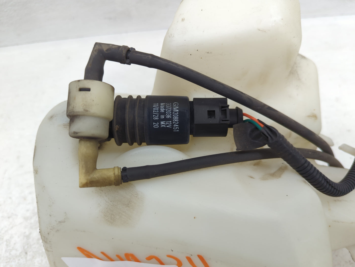 2010-2017 Chevrolet Equinox Windshield Washer Fluid Reservoir Bottle Oem - Oemusedautoparts1.com