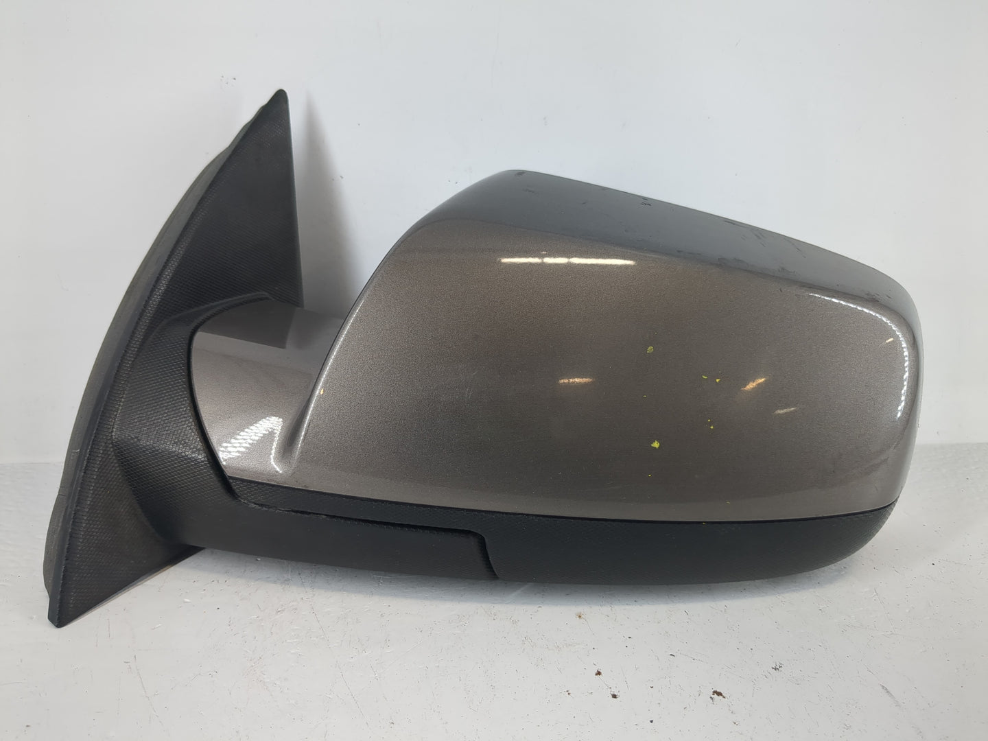 2010-2011 Chevrolet Equinox Driver Side View Mirror - Left Door Mirror OEM Used - Oemusedautoparts1.com