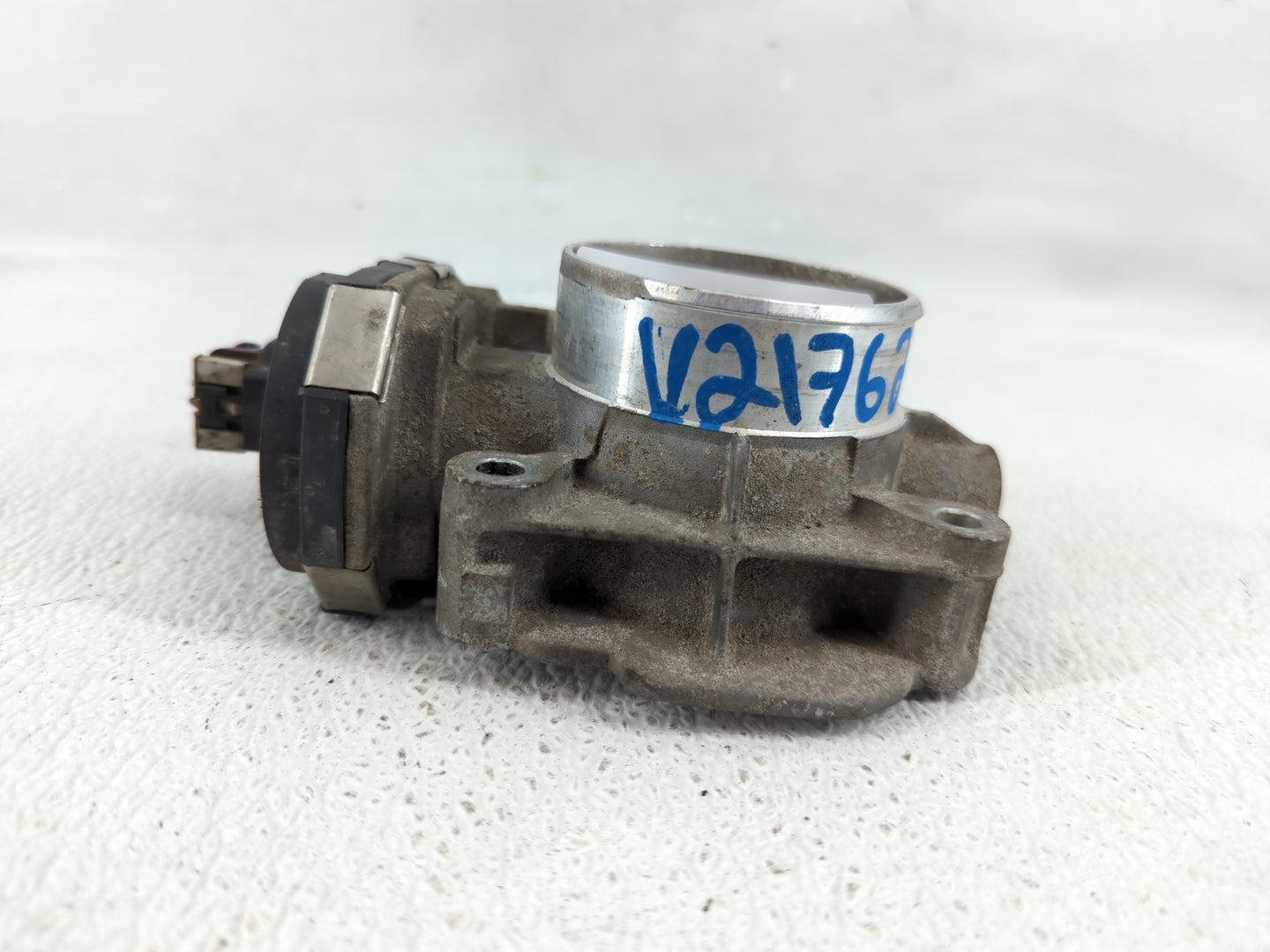 2010-2011 Chevrolet Equinox Throttle Body P/N:031AA 186AA Fits Fits 2007 2008 2009 2010 2011 2012 OEM Used Auto Parts - Oemu