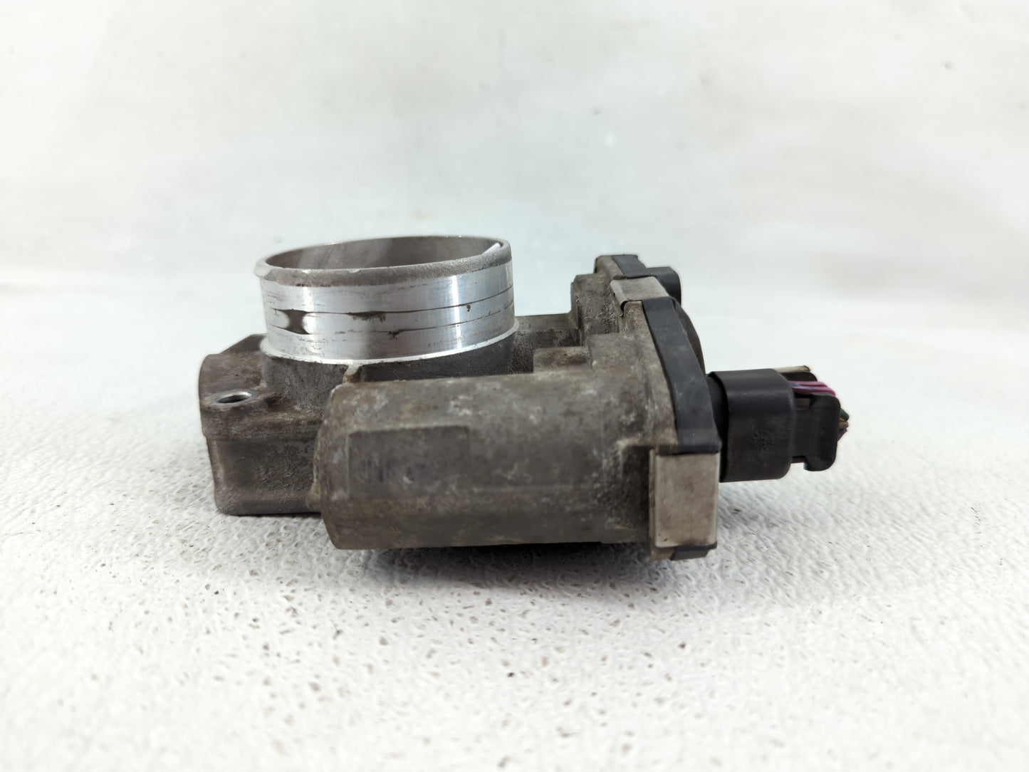 2010-2011 Chevrolet Equinox Throttle Body P/N:031AA 186AA Fits Fits 2007 2008 2009 2010 2011 2012 OEM Used Auto Parts - Oemu
