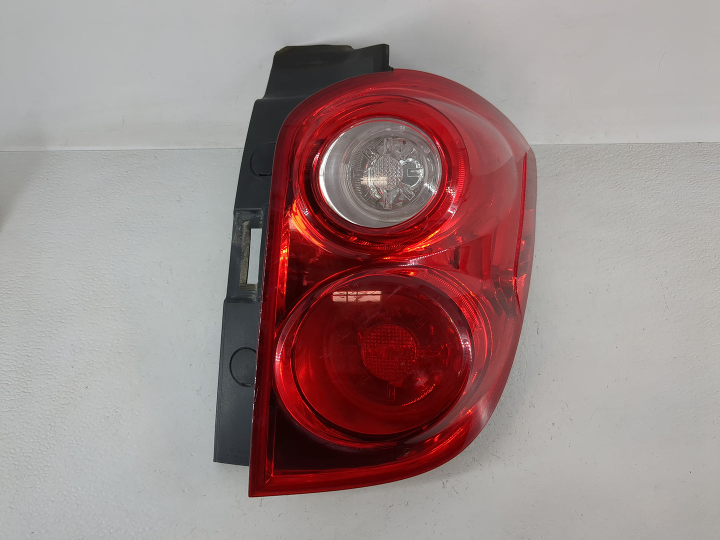 2010-2015 Chevrolet Equinox Tail Light Assembly Passenger Right OEM P/N:P7394 Fits Fits 2010 2011 2012 2013 2014 2015 OEM Us