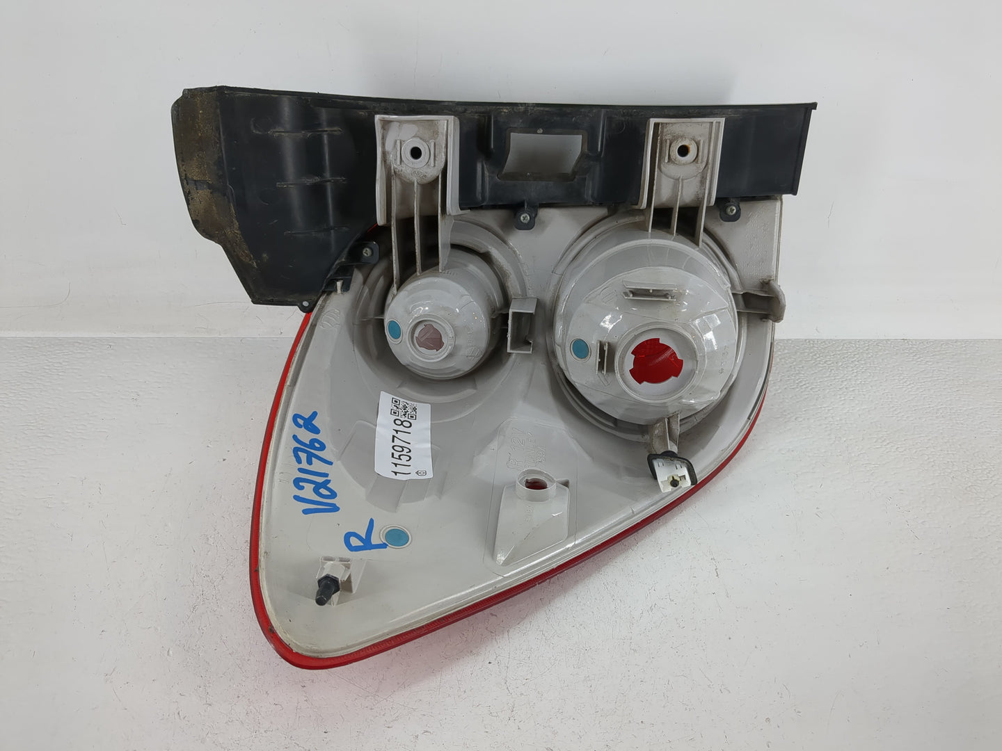 2010-2015 Chevrolet Equinox Tail Light Assembly Passenger Right OEM P/N:P7394 Fits Fits 2010 2011 2012 2013 2014 2015 OEM Us