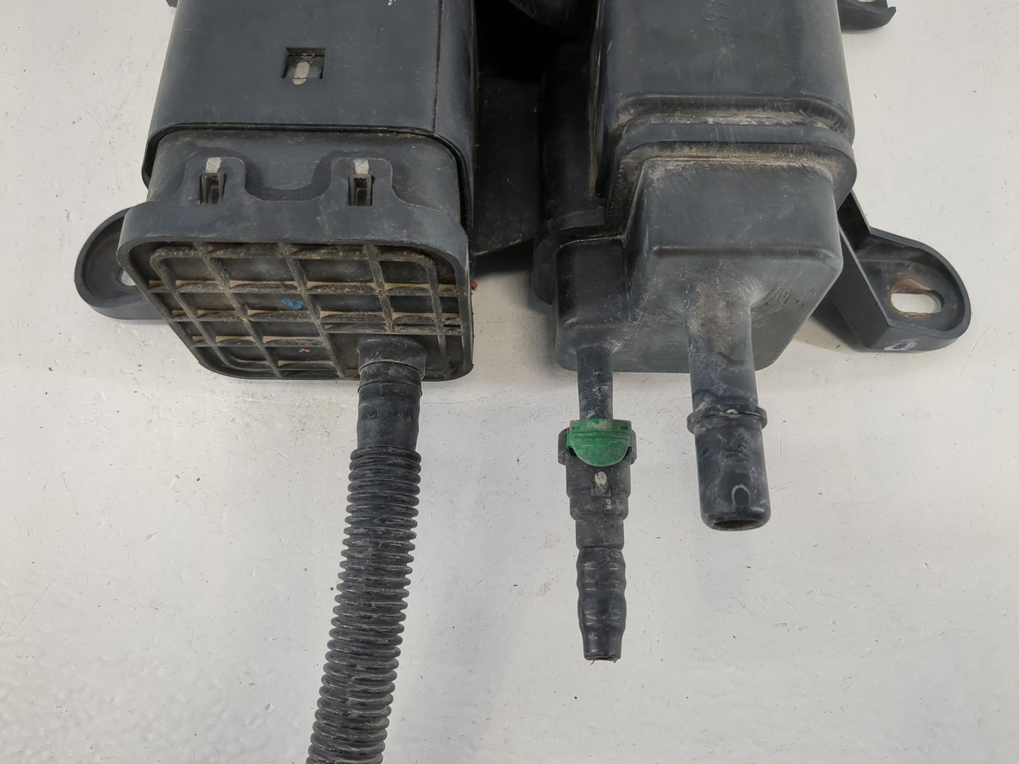 2011 Chevrolet Equinox Fuel Vapor Charcoal Canister - Oemusedautoparts1.com