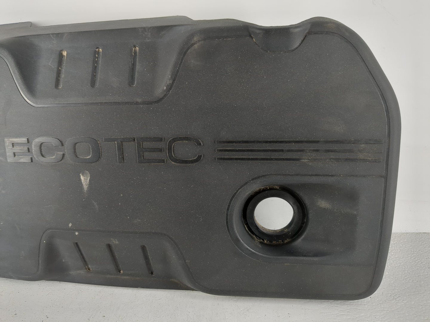 2011 Chevrolet Equinox Engine Cover - Oemusedautoparts1.com