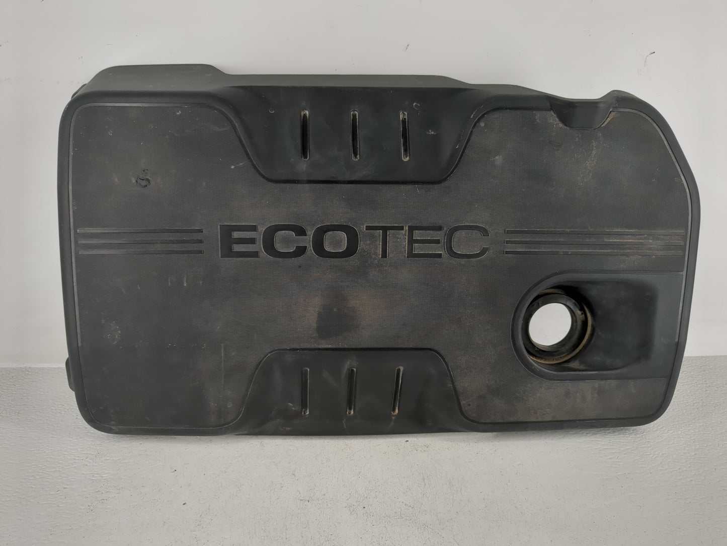 2011 Chevrolet Equinox Engine Cover - Oemusedautoparts1.com