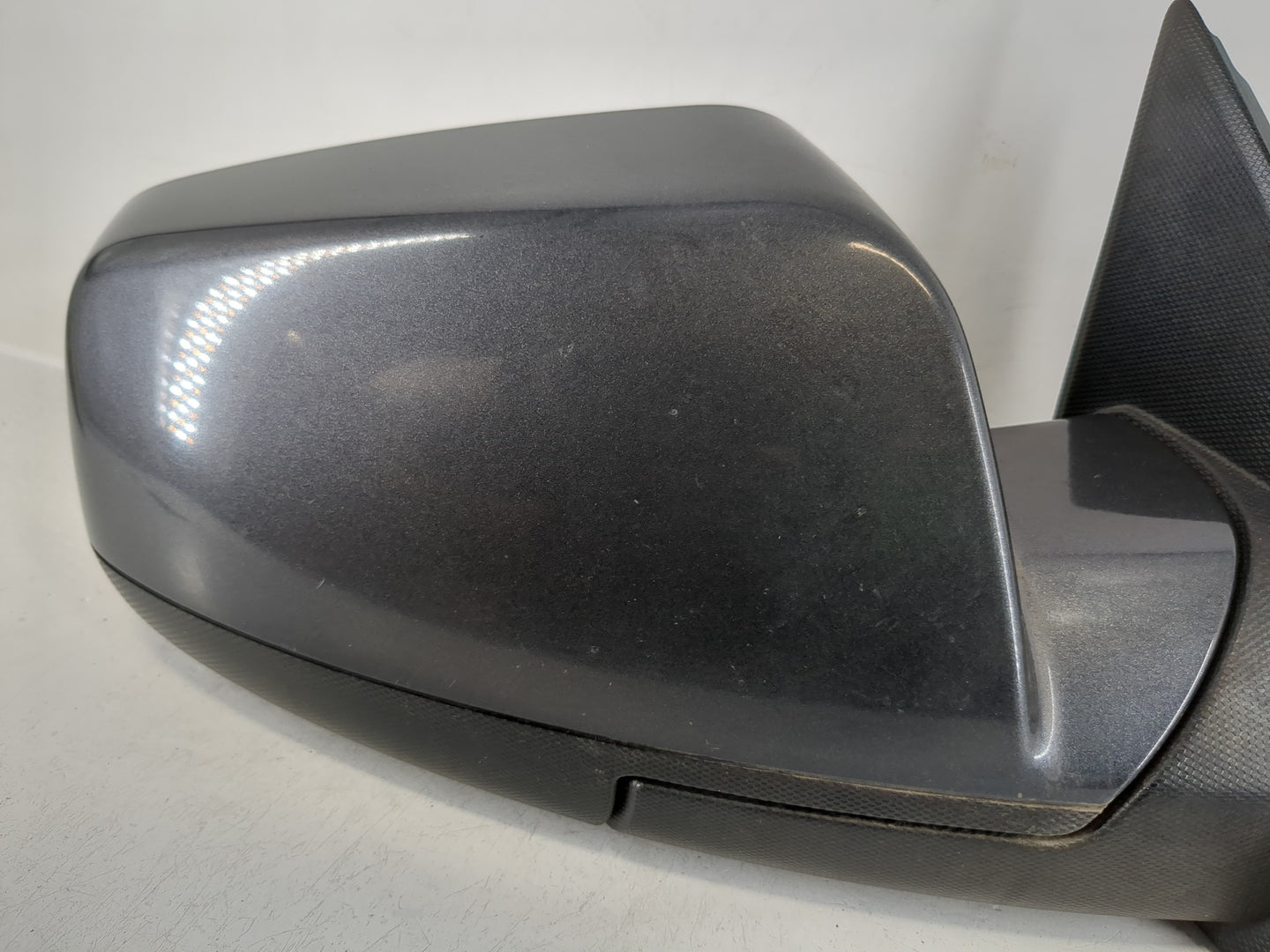 2010-2011 Chevrolet Equinox Passenger Side View Mirror - Right Door Mirror OEM Used - Oemusedautoparts1.com