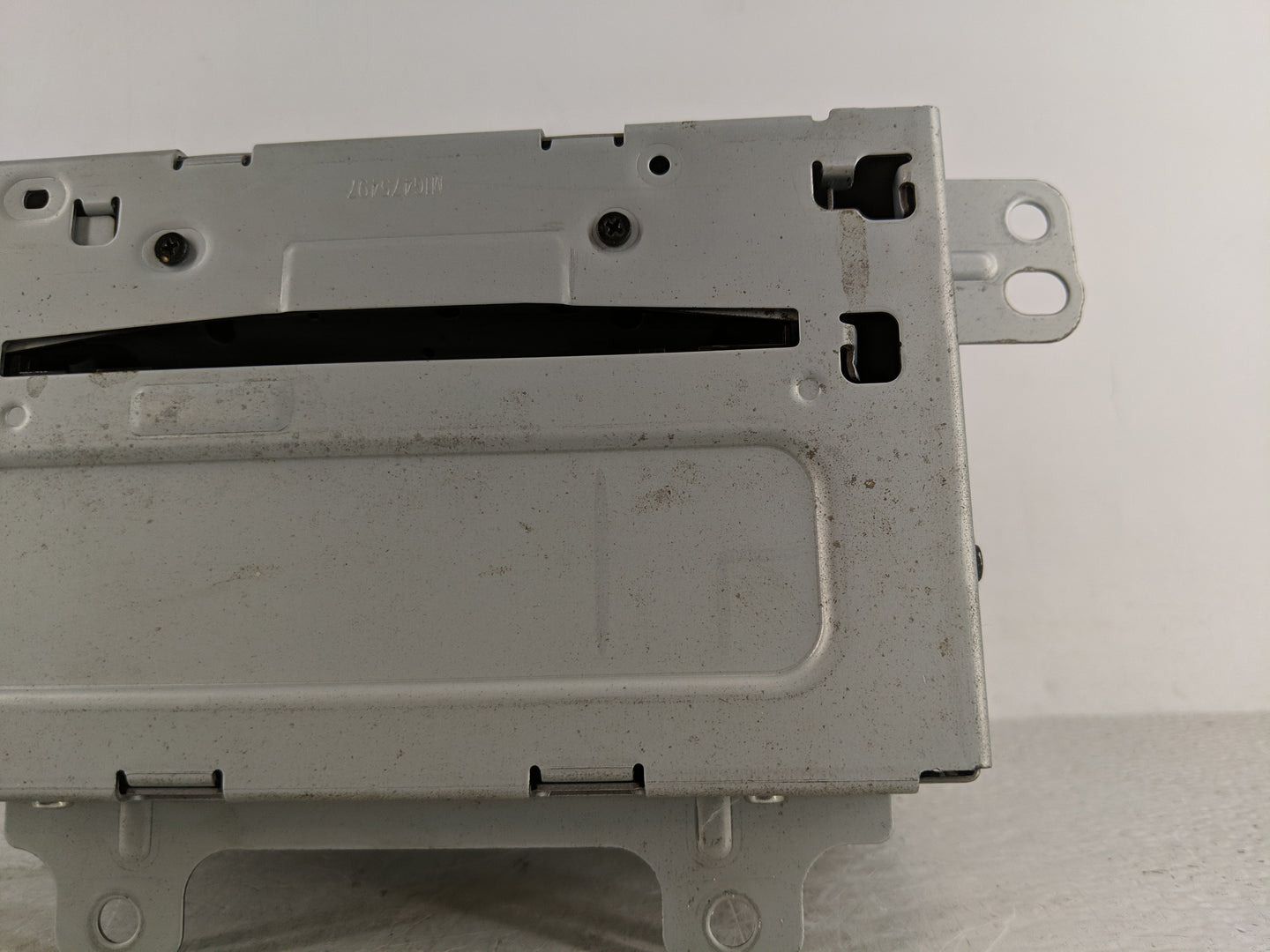 2010-2011 Chevrolet Equinox Radio AM FM Cd Player Receiver Replacement P/N:20983517 Fits Fits 2010 2011 OEM Used Auto Parts 