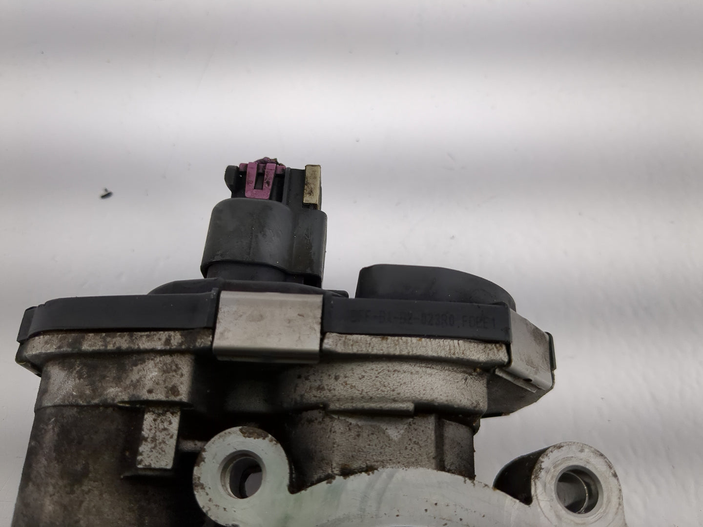 2010-2011 Chevrolet Equinox Throttle Body Fits Fits 2007 2008 2009 2010 2011 2012 OEM Used Auto Parts - Oemusedautoparts1.co