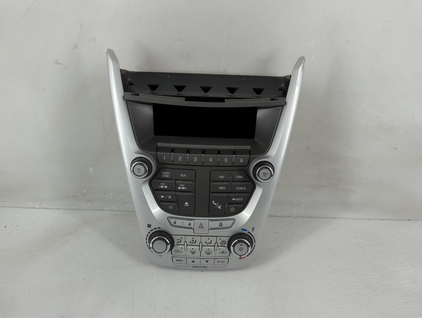 2010-2011 Chevrolet Equinox Radio AM FM Cd Player Receiver Replacement P/N:90025-295 Fits Fits 2010 2011 OEM Used Auto Parts