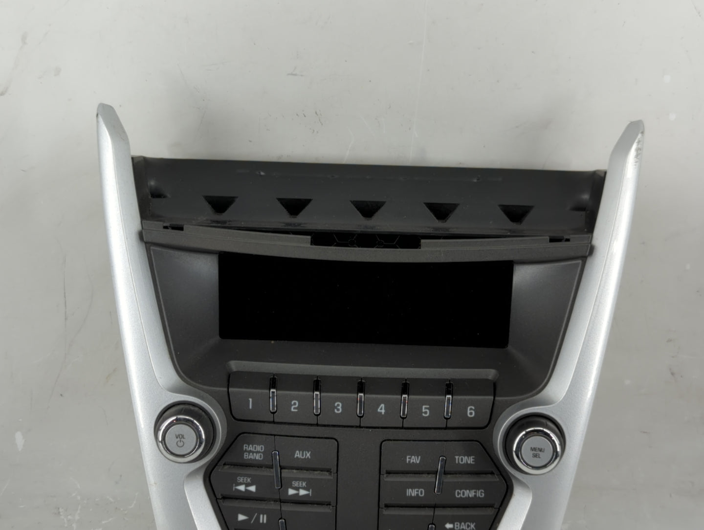 2010-2011 Chevrolet Equinox Radio AM FM Cd Player Receiver Replacement P/N:90025-295 Fits Fits 2010 2011 OEM Used Auto Parts