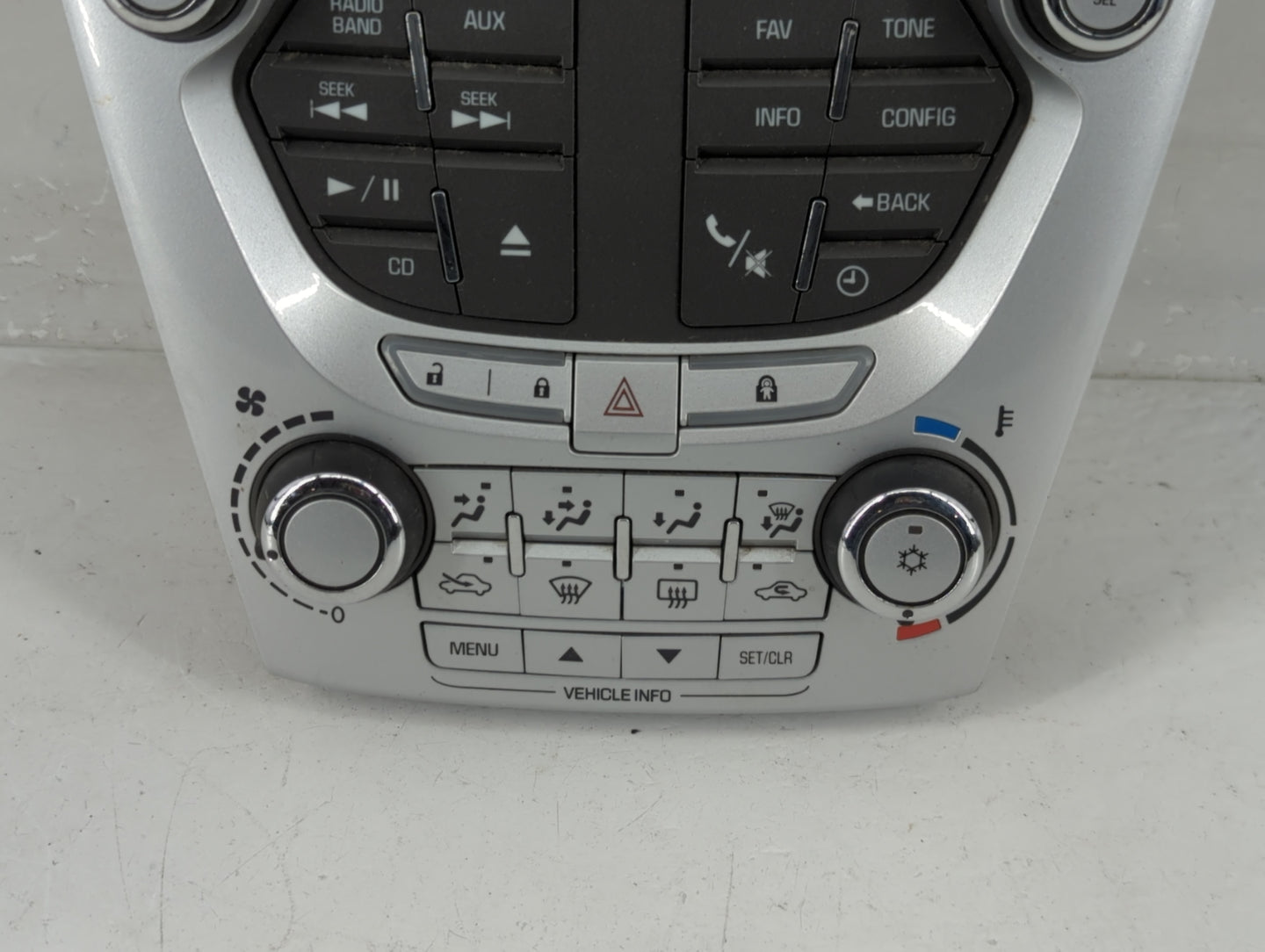2010-2011 Chevrolet Equinox Radio AM FM Cd Player Receiver Replacement P/N:90025-295 Fits Fits 2010 2011 OEM Used Auto Parts