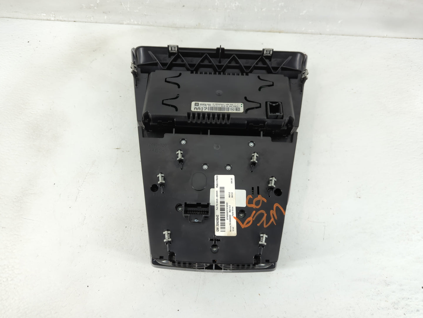 2010-2011 Chevrolet Equinox Radio AM FM Cd Player Receiver Replacement P/N:90025-295 Fits Fits 2010 2011 OEM Used Auto Parts