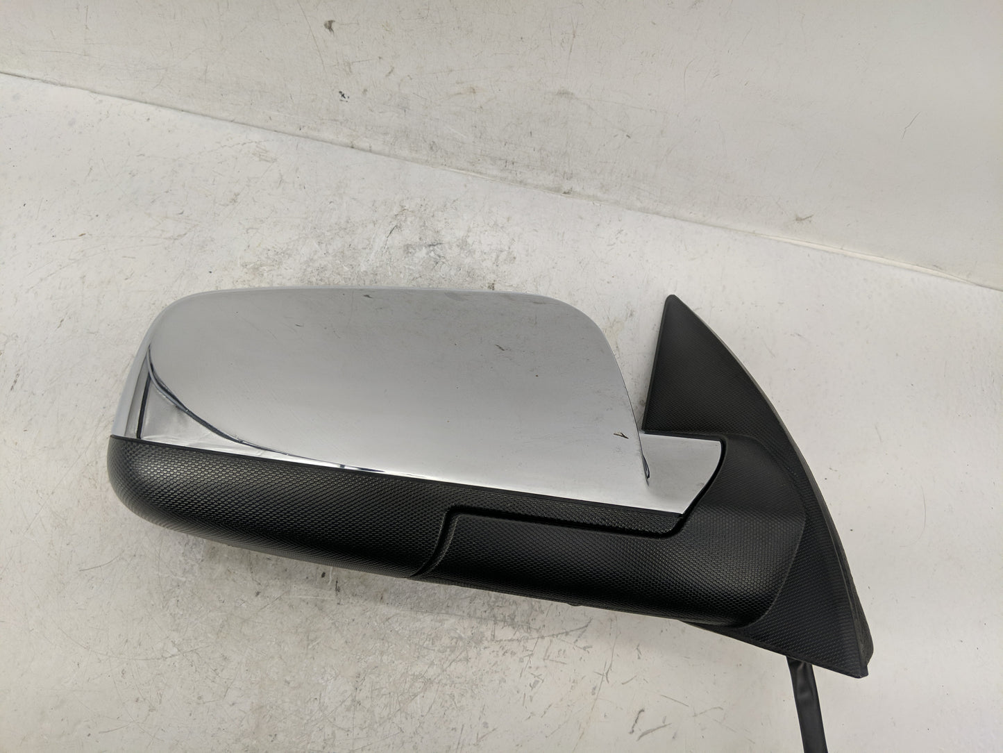 2010-2011 Chevrolet Equinox Passenger Right Side View Manual Door Mirror - Oemusedautoparts1.com