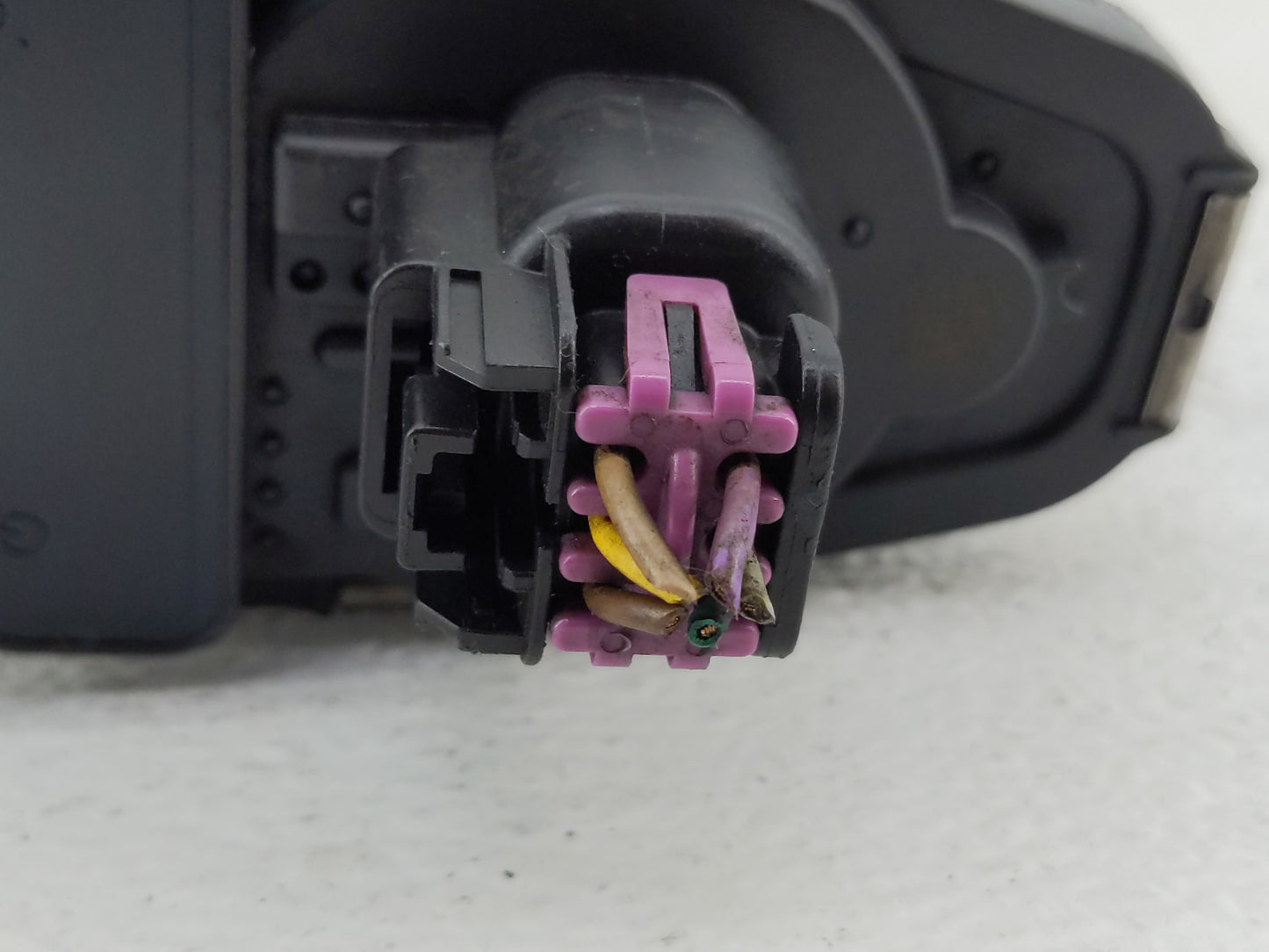 2010-2011 Chevrolet Equinox Throttle Body Fits Fits 2007 2008 2009 2010 2011 2012 OEM Used Auto Parts - Oemusedautoparts1.co