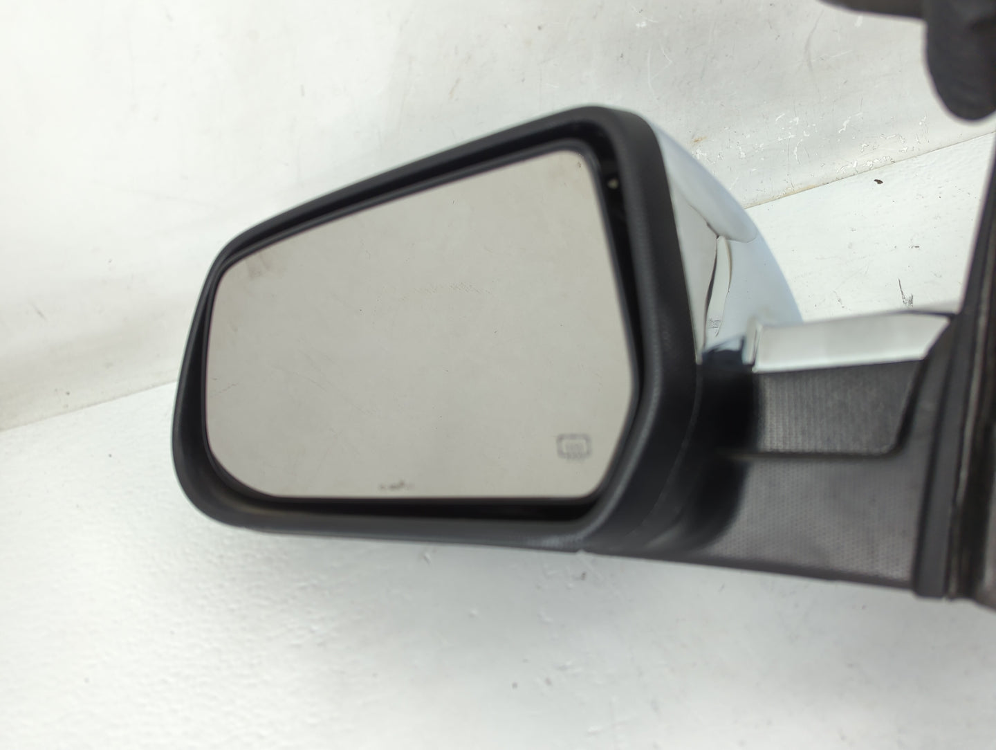 2010-2011 Chevrolet Equinox Side Mirror Replacement Driver Left View Door Mirror P/N:20858712 Fits Fits 2010 2011 OEM Used A