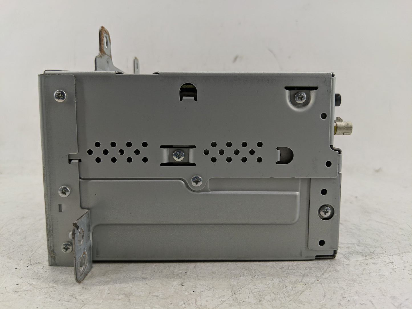 2011-2012 Chevrolet Equinox Radio AM FM Cd Player Receiver Replacement P/N:20983517 Fits Fits 2010 2011 2012 OEM Used Auto P