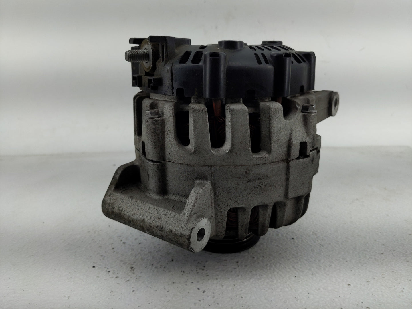 2010-2017 Chevrolet Equinox Alternator Replacement Generator Charging Assembly Engine OEM P/N:13500315 Fits OEM Used Auto Pa