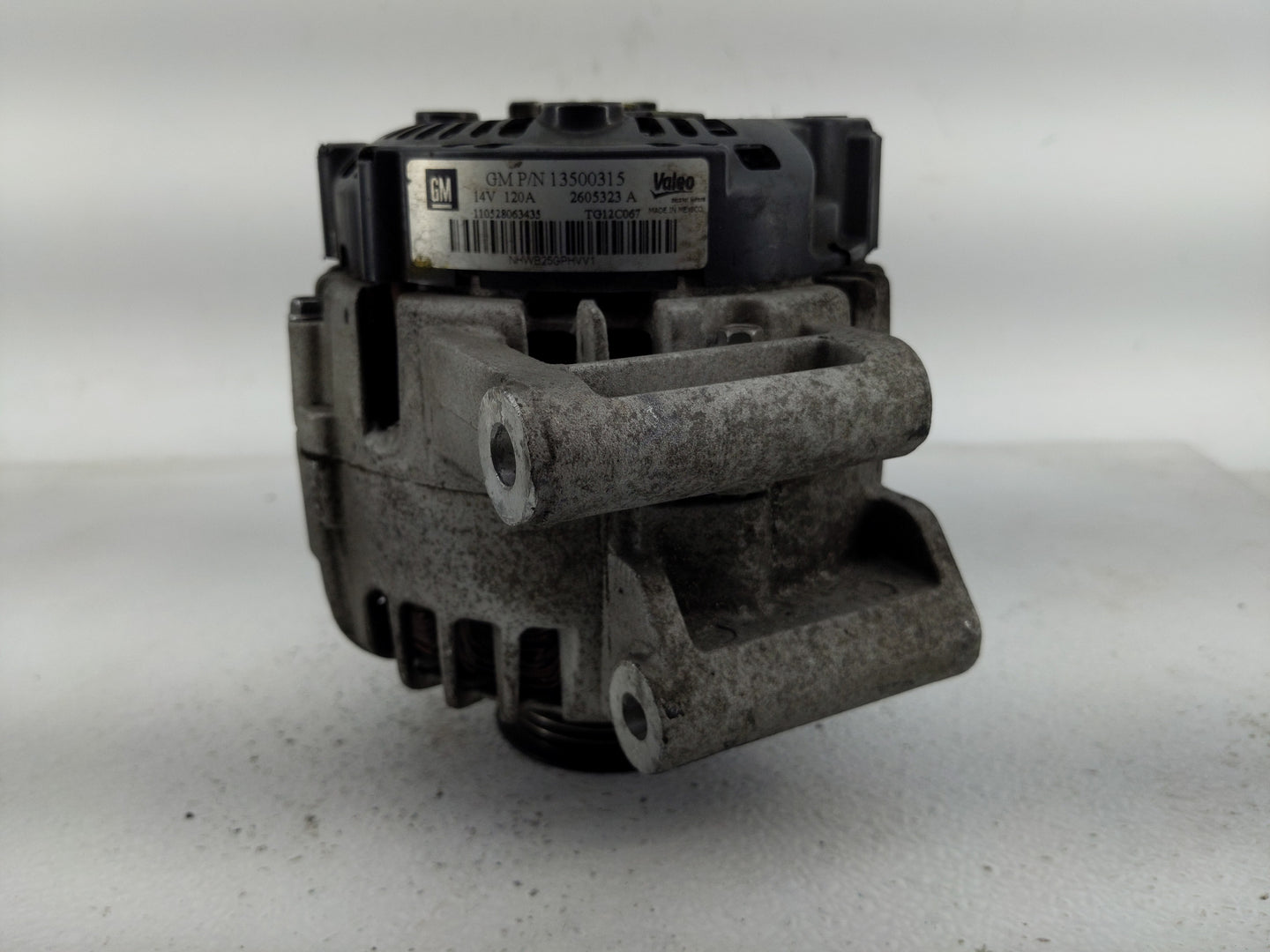 2010-2017 Chevrolet Equinox Alternator Replacement Generator Charging Assembly Engine OEM P/N:13500315 Fits OEM Used Auto Pa