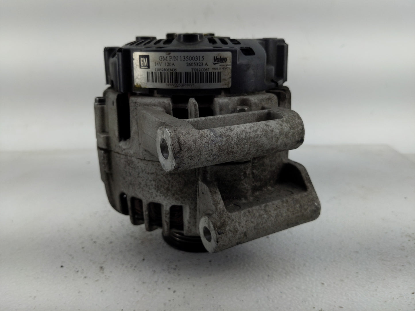 2010-2017 Chevrolet Equinox Alternator Replacement Generator Charging Assembly Engine OEM P/N:13500315 Fits OEM Used Auto Pa