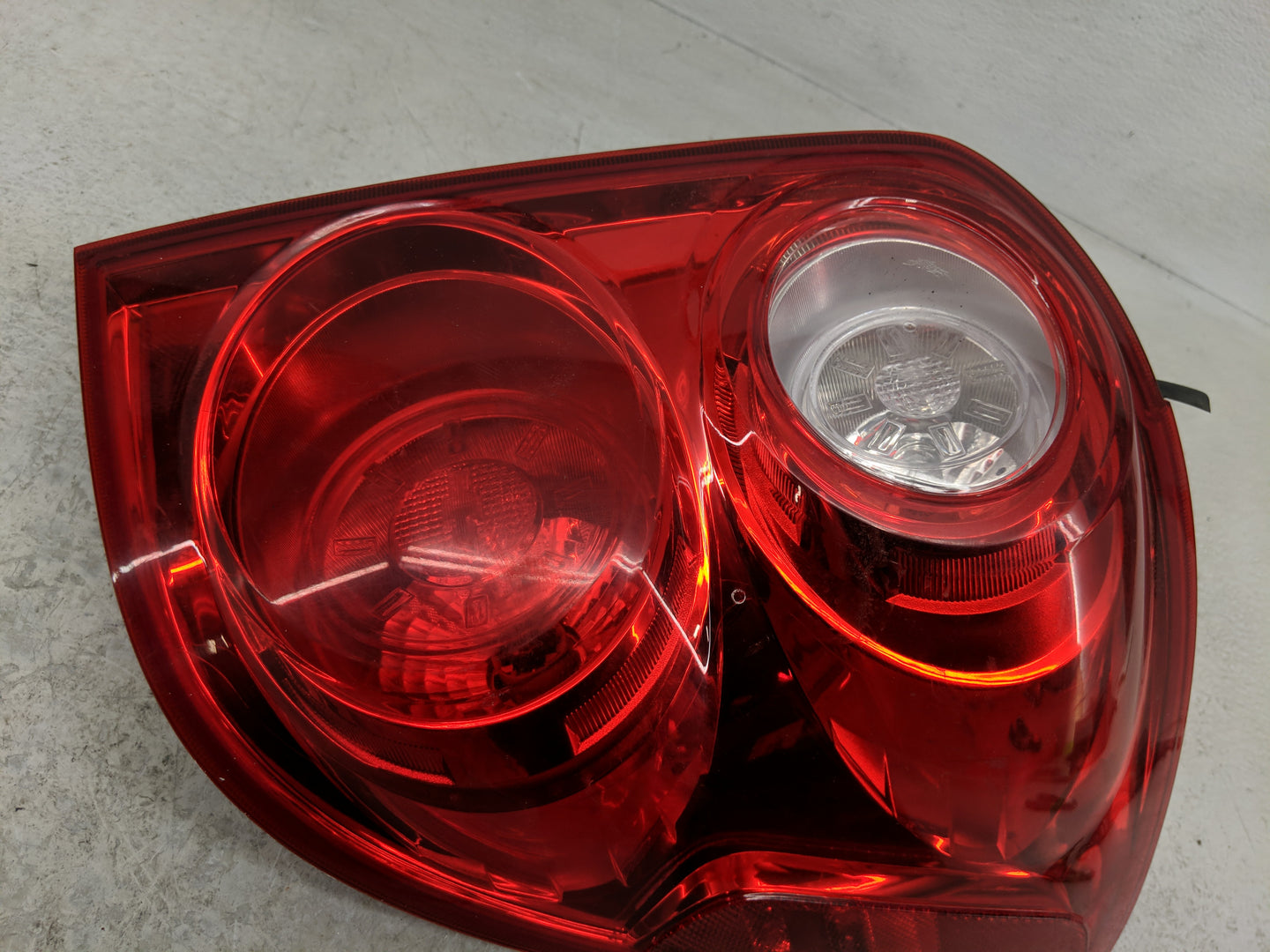 2010-2015 Chevrolet Equinox Tail Light Assembly Passenger Right OEM Fits Fits 2010 2011 2012 2013 2014 2015 OEM Used Auto Pa