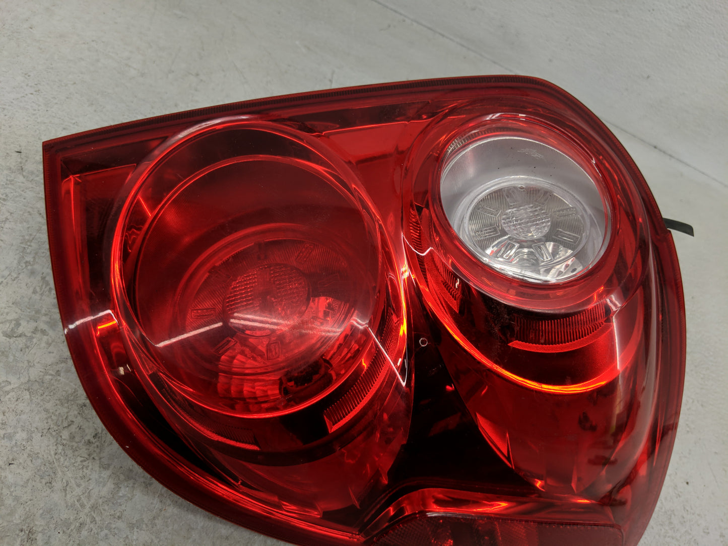 2010-2015 Chevrolet Equinox Tail Light Assembly Passenger Right OEM Fits Fits 2010 2011 2012 2013 2014 2015 OEM Used Auto Pa