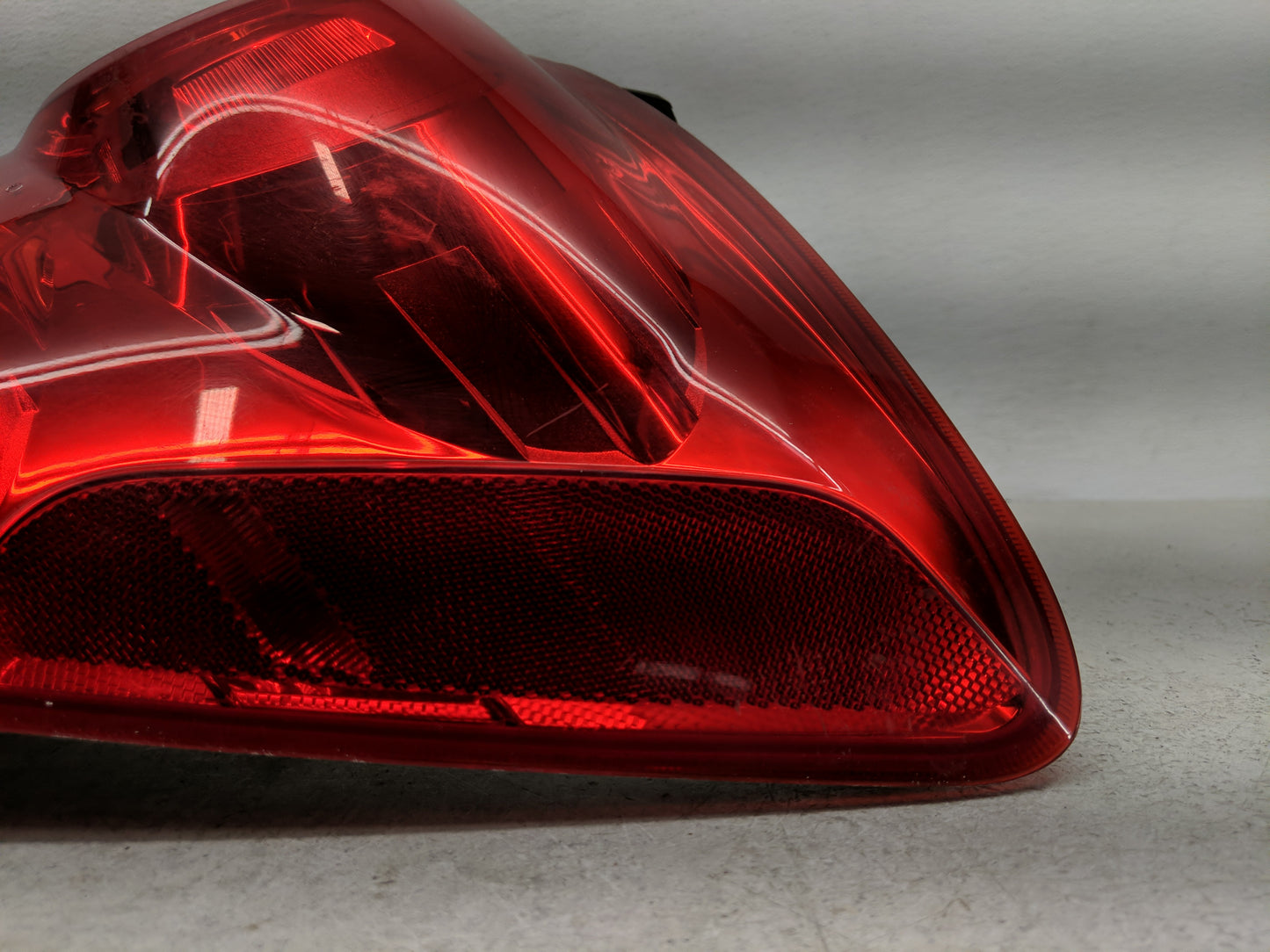 2010-2015 Chevrolet Equinox Tail Light Assembly Passenger Right OEM Fits Fits 2010 2011 2012 2013 2014 2015 OEM Used Auto Pa